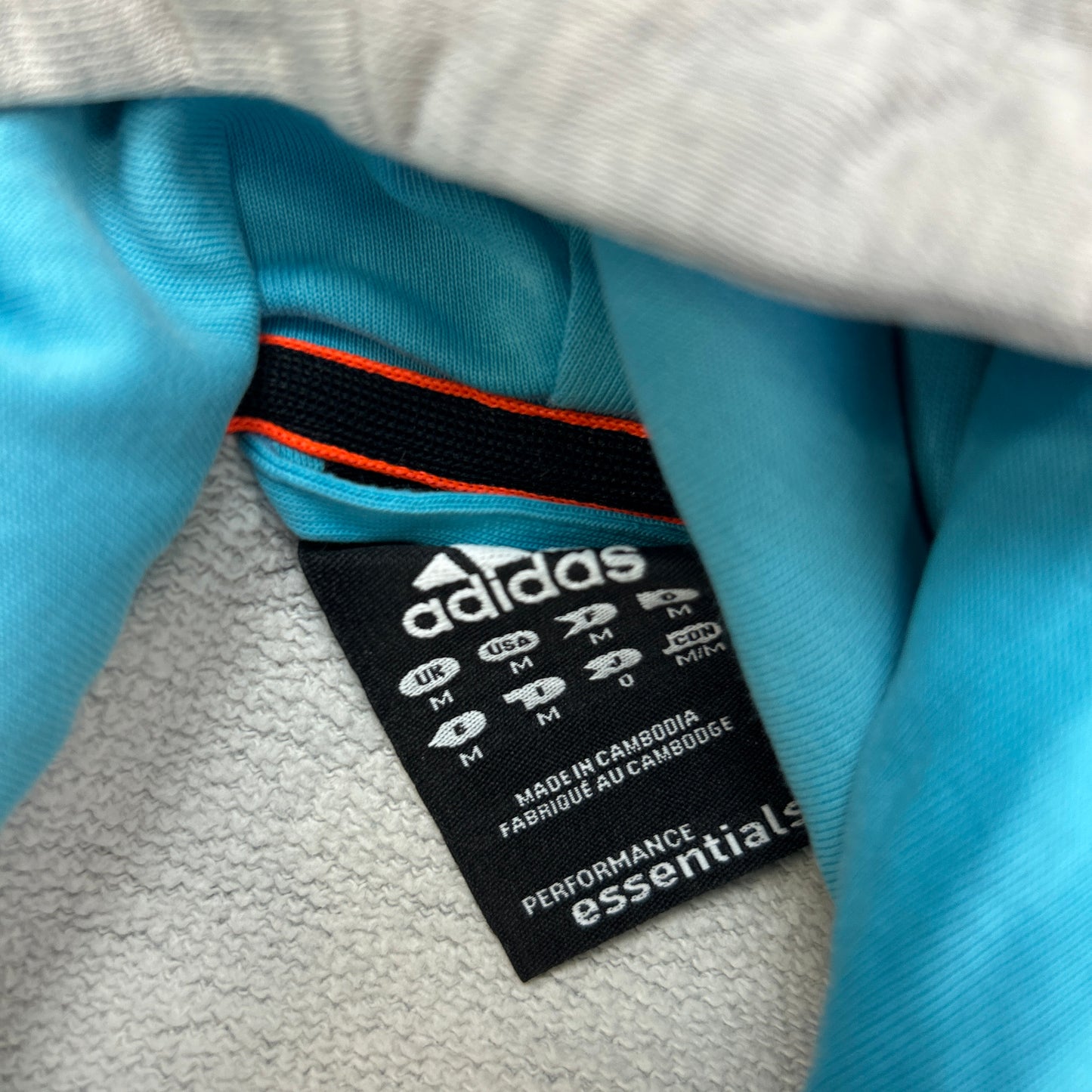 Adidas Essentials Hoodie (M)