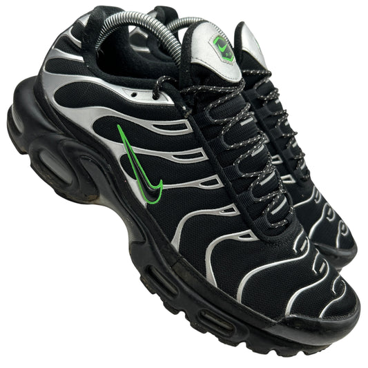 Nike Black Silver Green Strike Tn (UK 8)