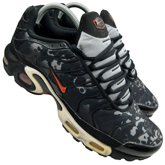 Nike Camo Tn (UK 7)