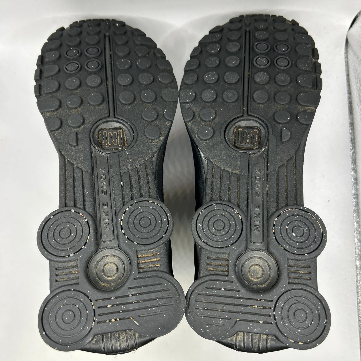 Nike Black Shox R4 (UK 9.5)