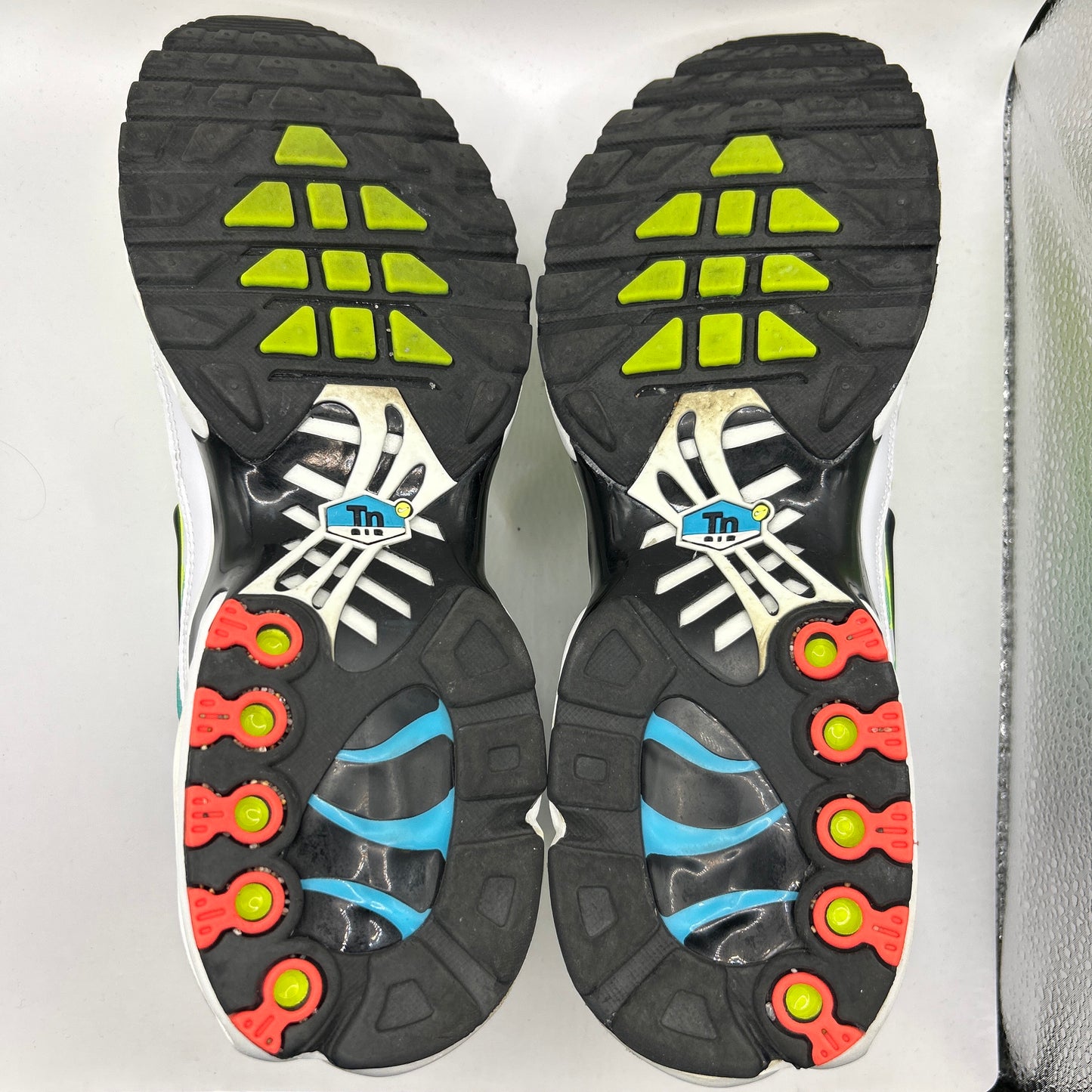 Nike Worldwide Tn (UK 11.5)