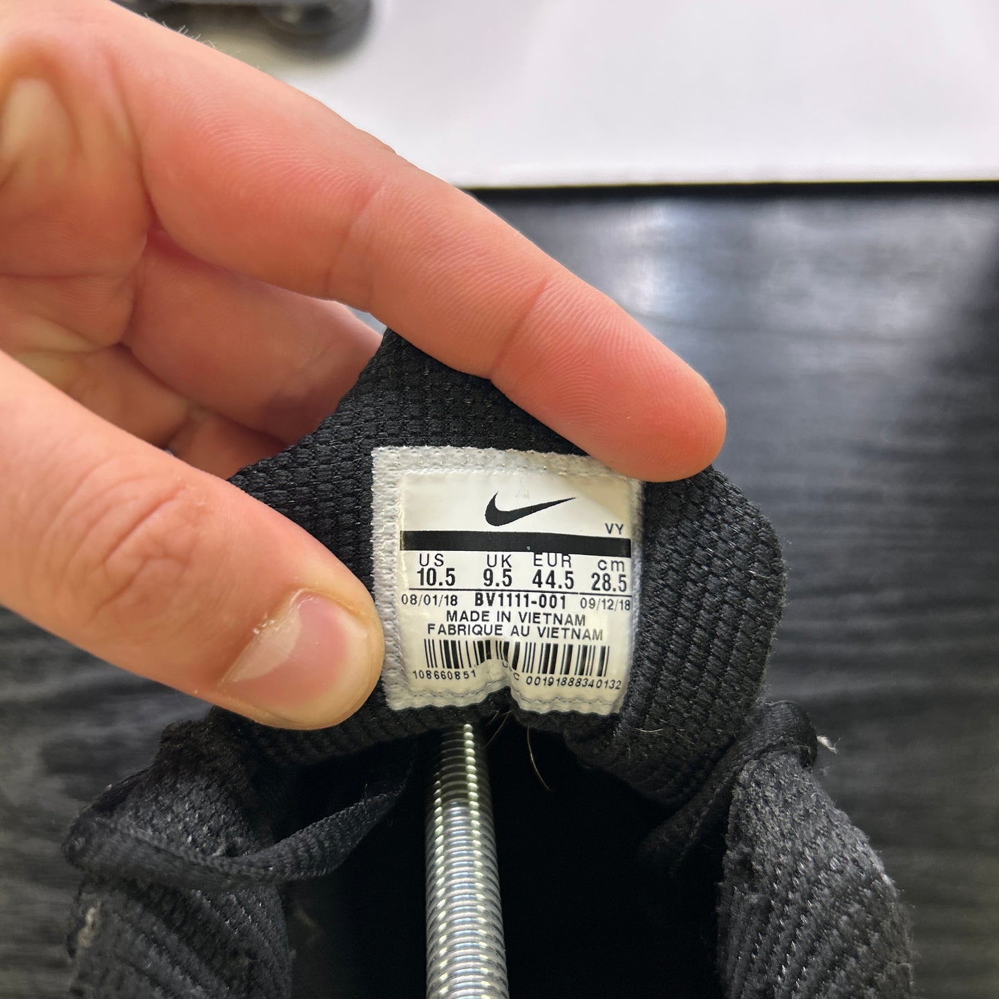 Nike Black Shox R4 (UK 9.5)