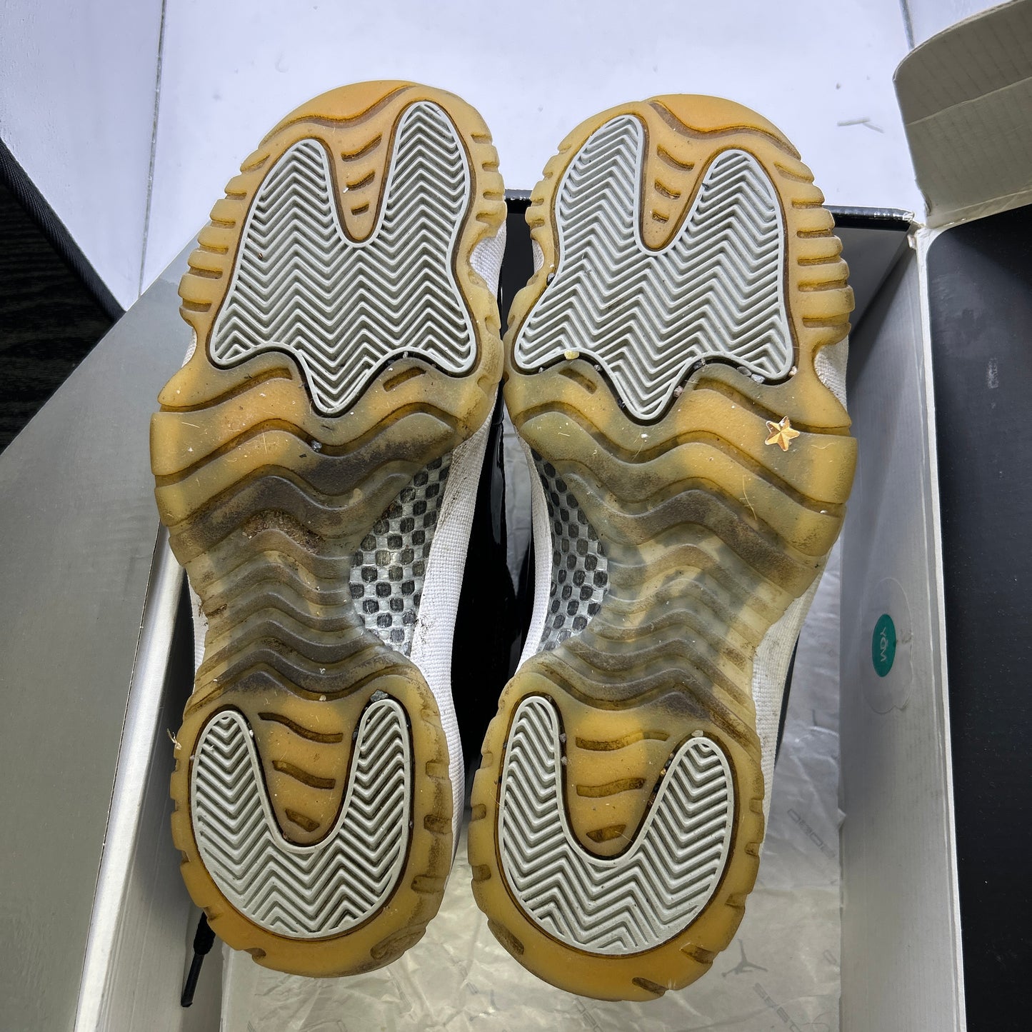 Air Jordan Jubilee 11 (UK 7)