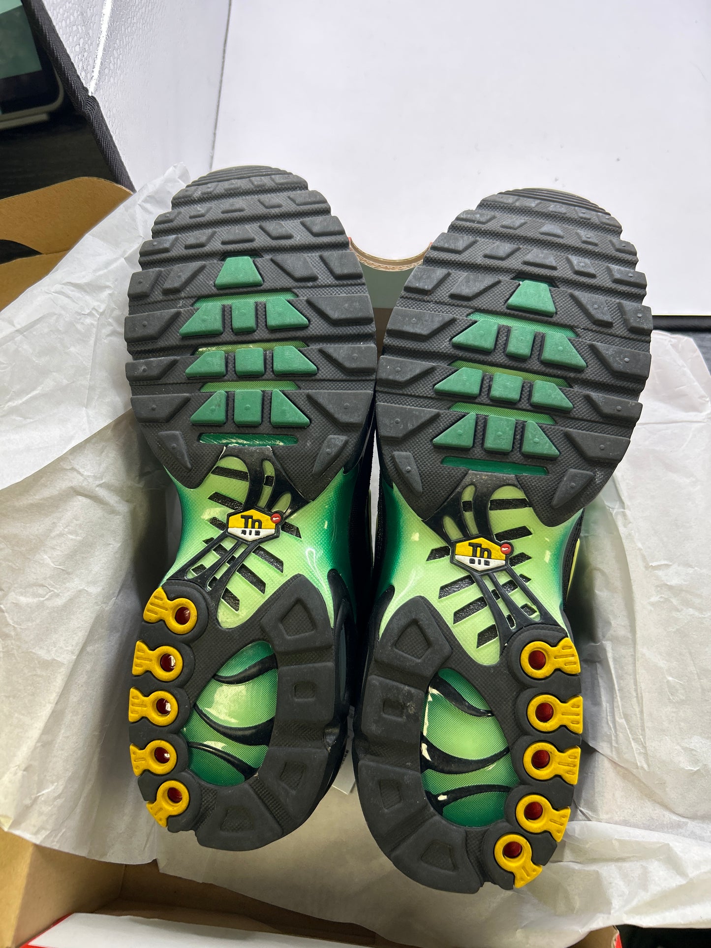 Nike Vapour Green Tn (UK 10)