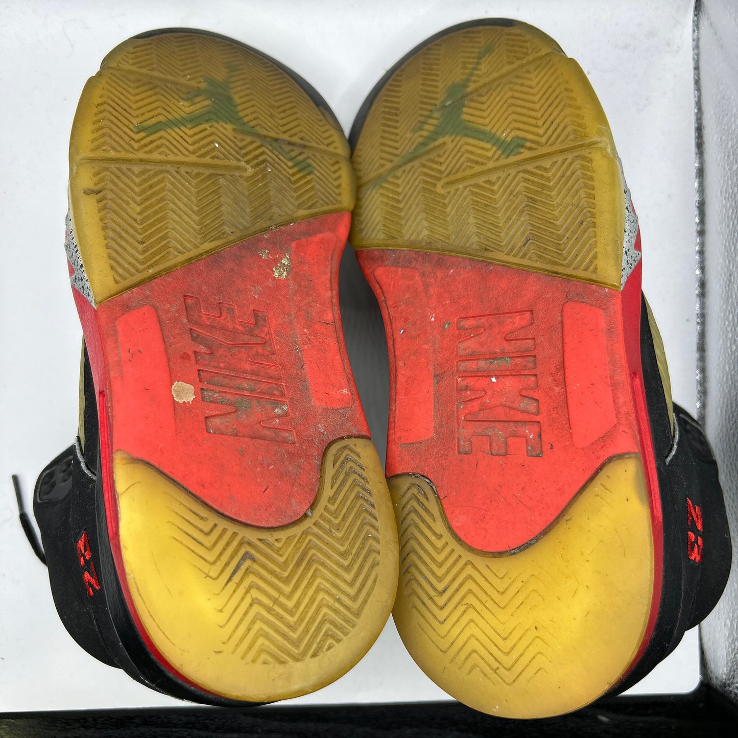 Air Jordan Top 3 5 (UK 9.5)