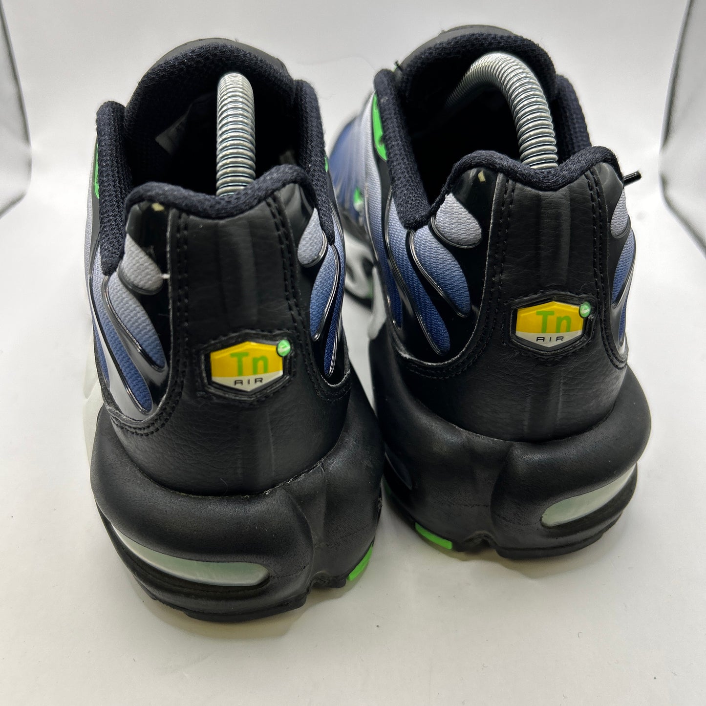 Nike Scream Green Tn (UK 7.5)