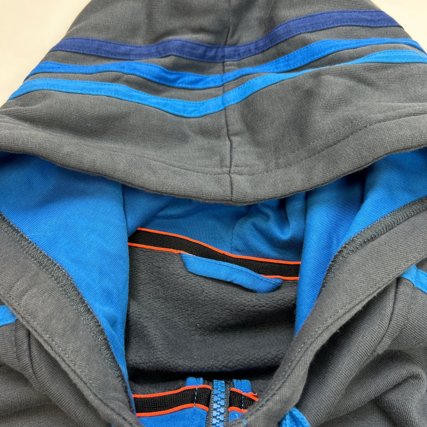 Adidas Essentials Hoodie (L)