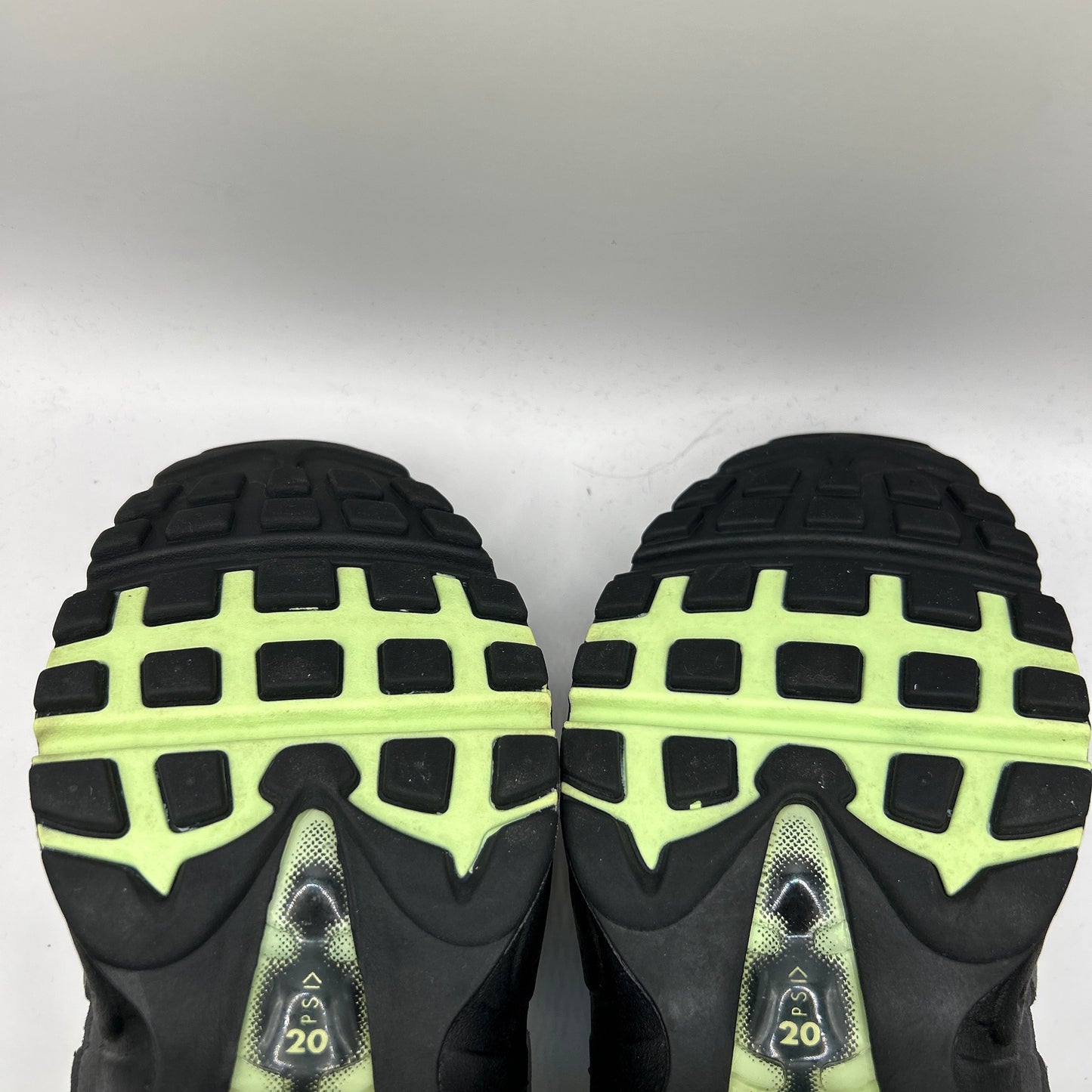 Nike Fresh Mint 95s (UK 7)
