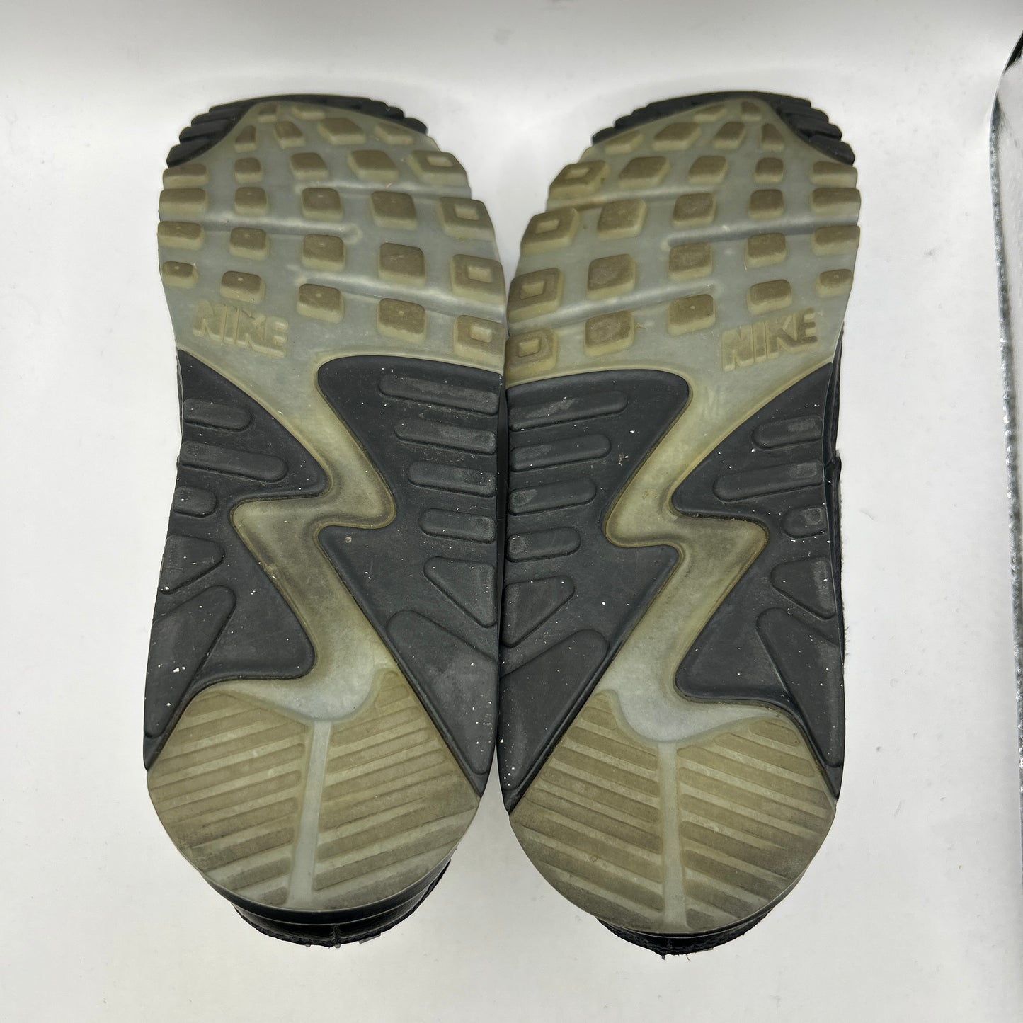 Nike Halloween 90s (UK 6)