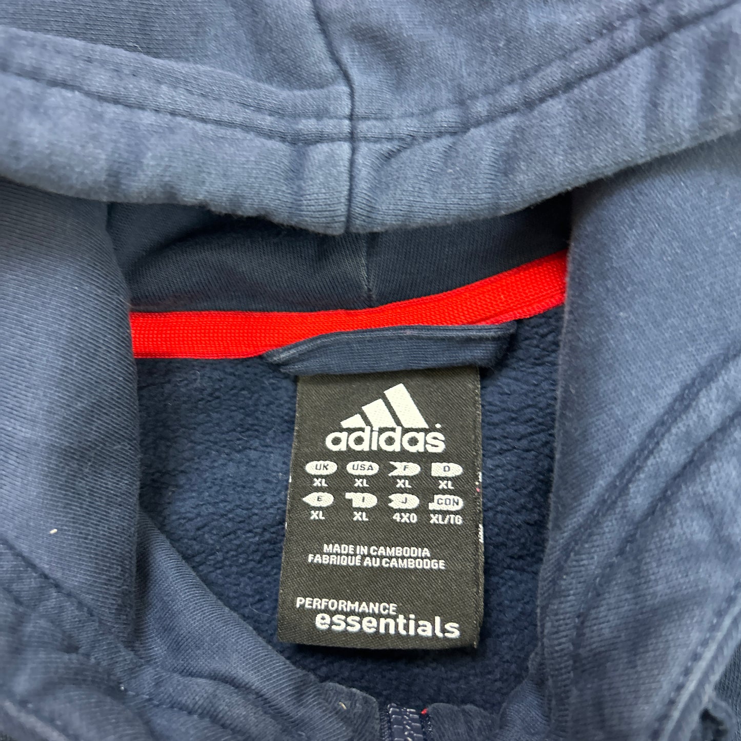 Adidas Essentials Hoodie (XL)