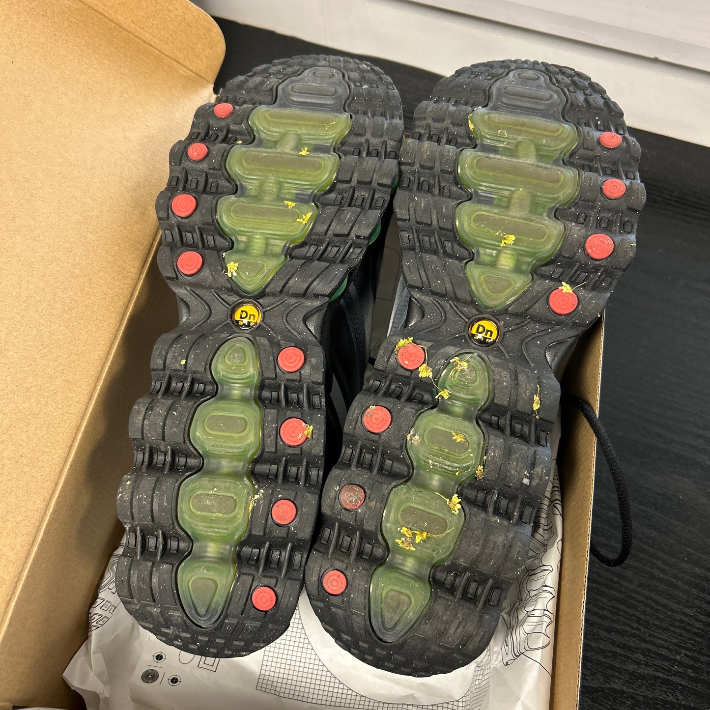 Nike Black Volt DN8 (UK 10)