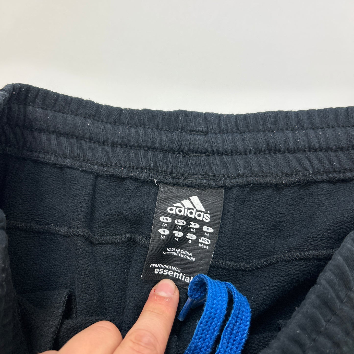 Adidas Essentials Joggers (M)