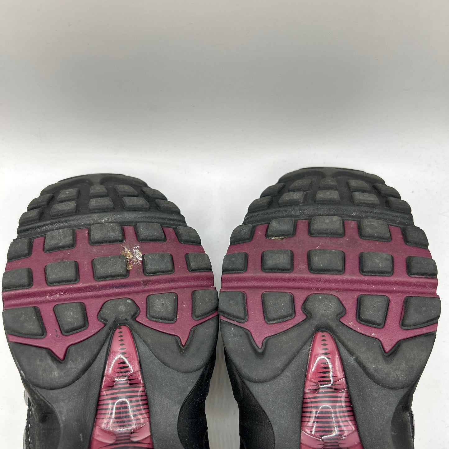 Nike Beetroot 95s (UK 7.5)