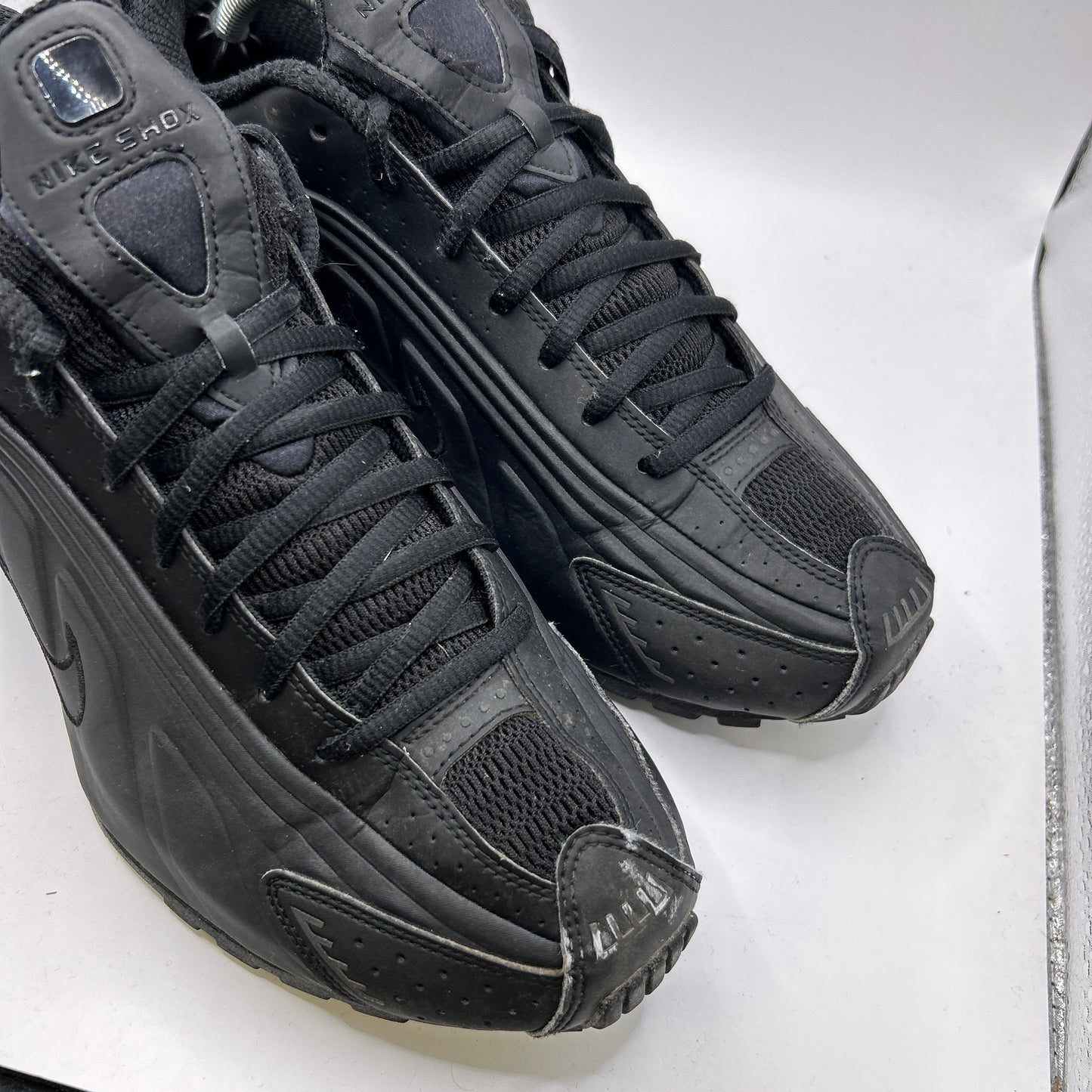 Nike Black Shox R4 (UK 9.5)