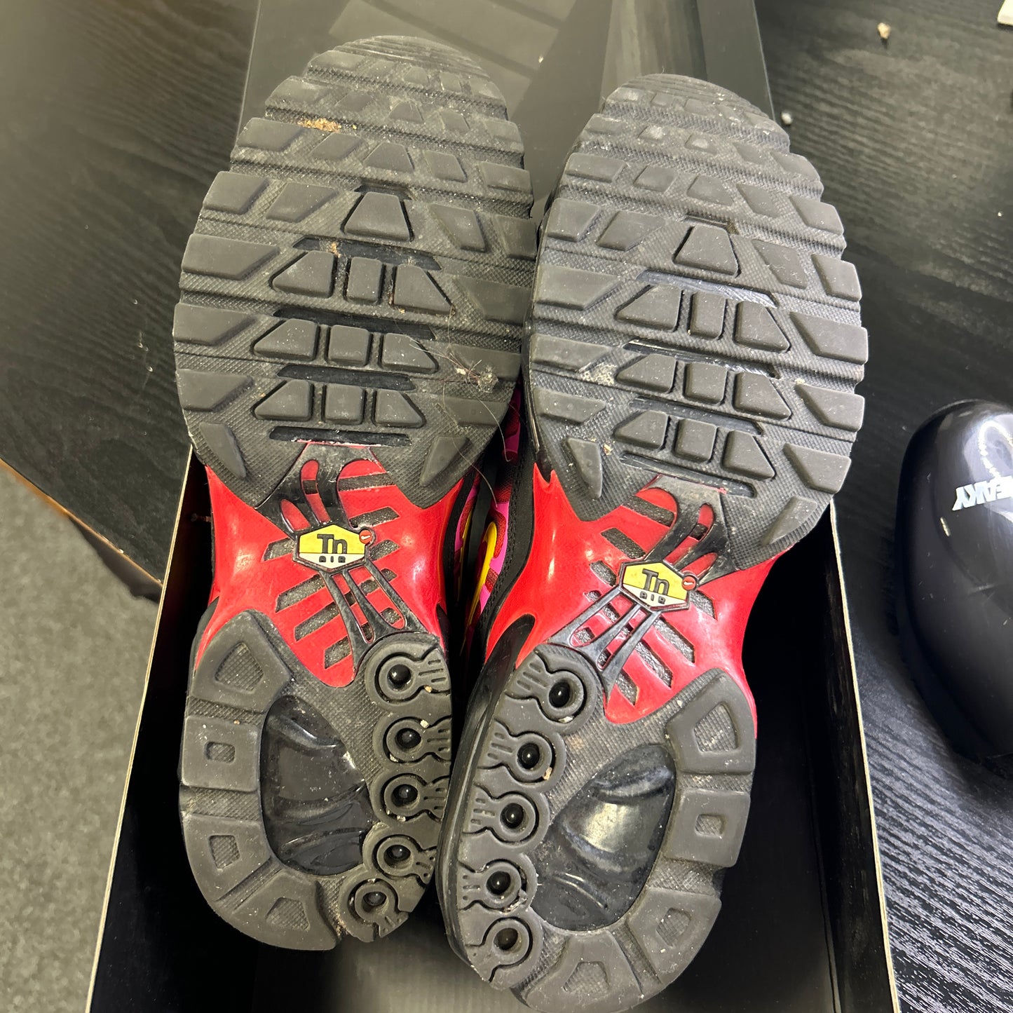 Nike Supreme Tn (UK 9)