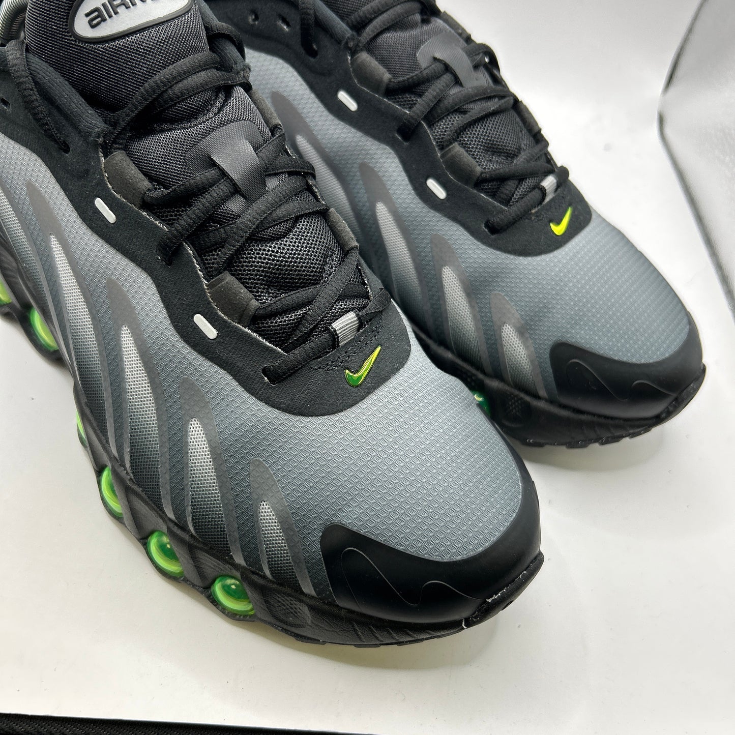 Nike Black Volt DN8 (UK 10)