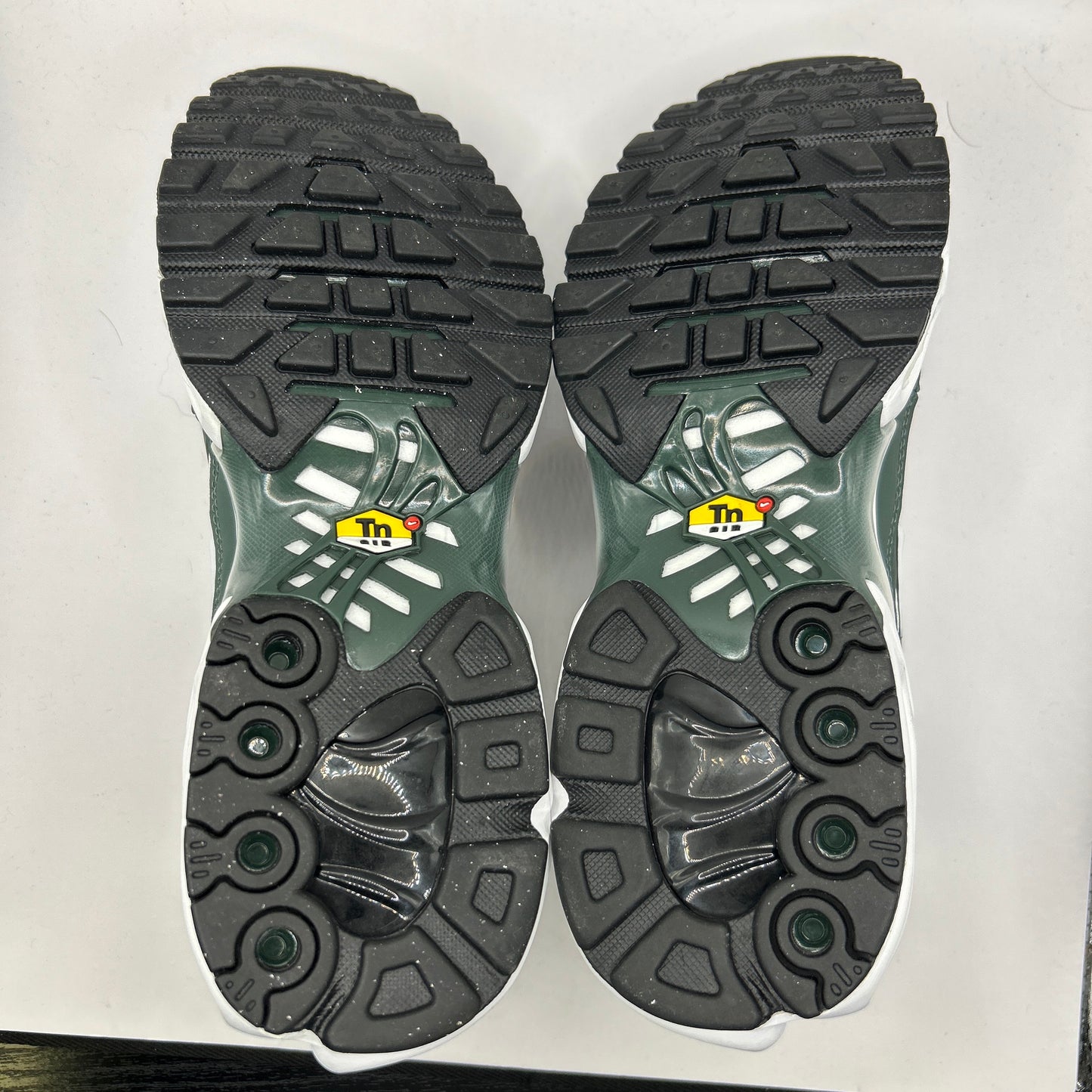 Nike Vintage Green Tn (UK 6.5)