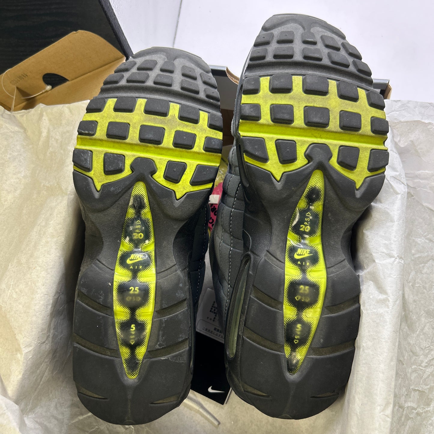 Nike Neon 95s (UK 8.5)