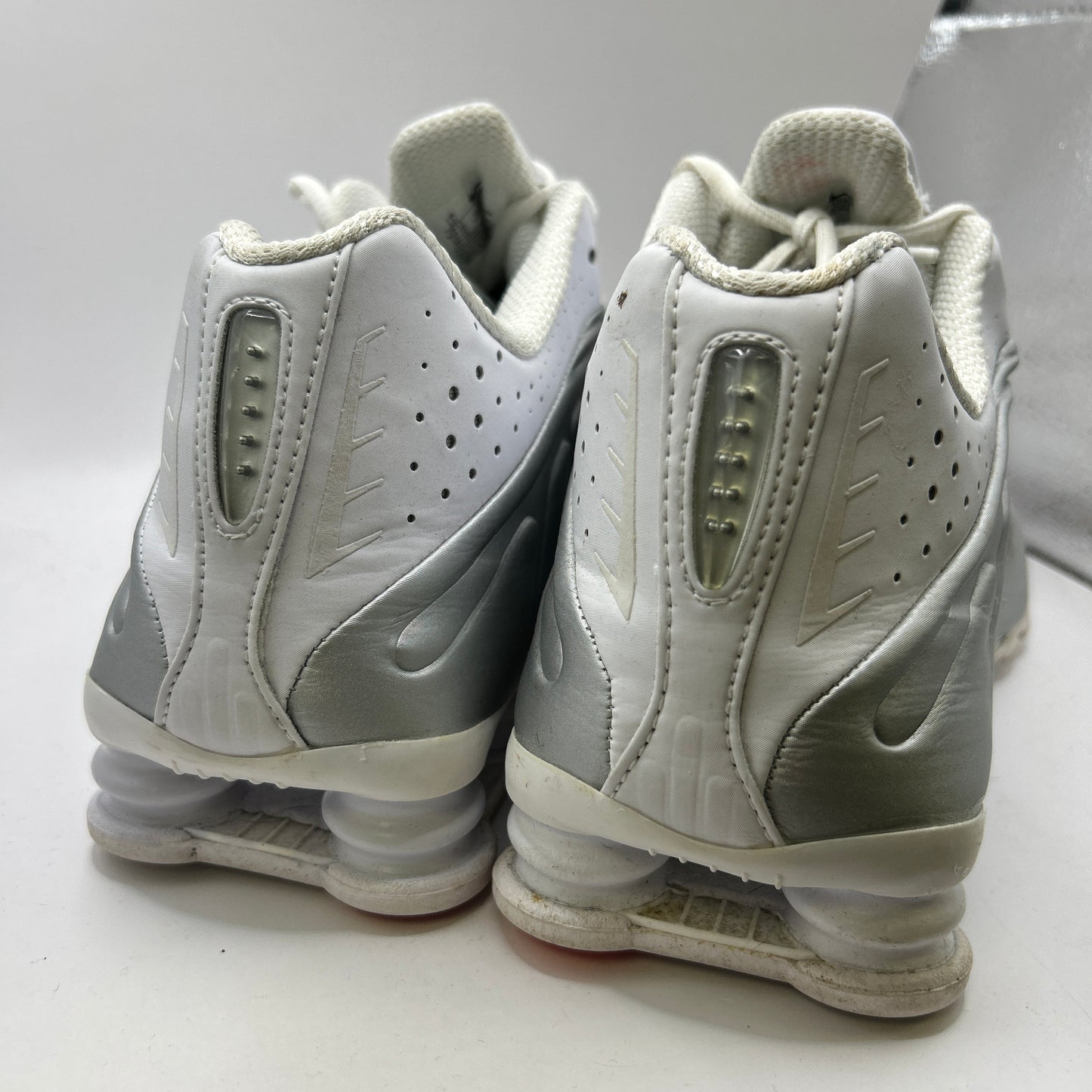 Nike White Metallic Shox R4 (UK 11)