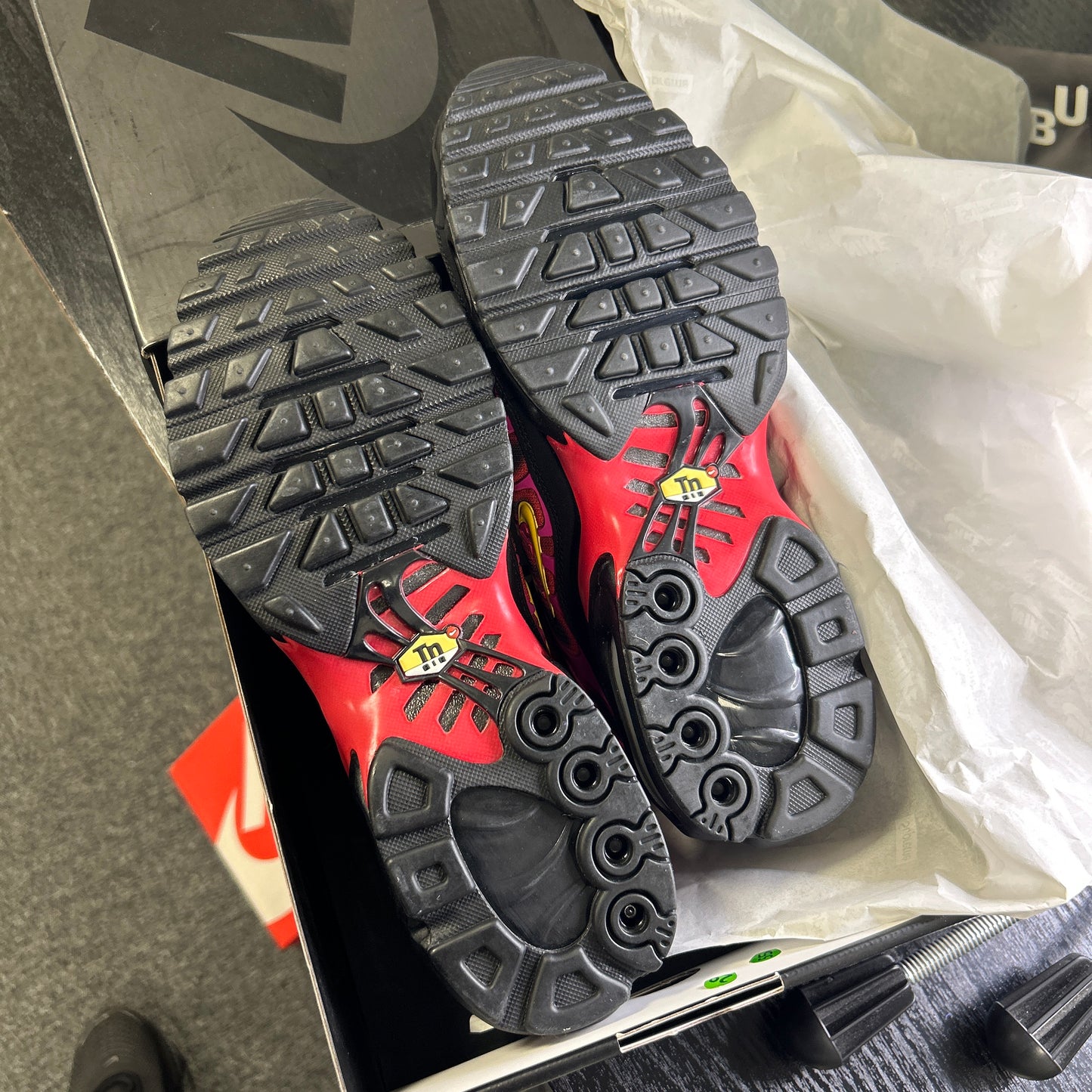Nike Supreme Tn (UK 7)