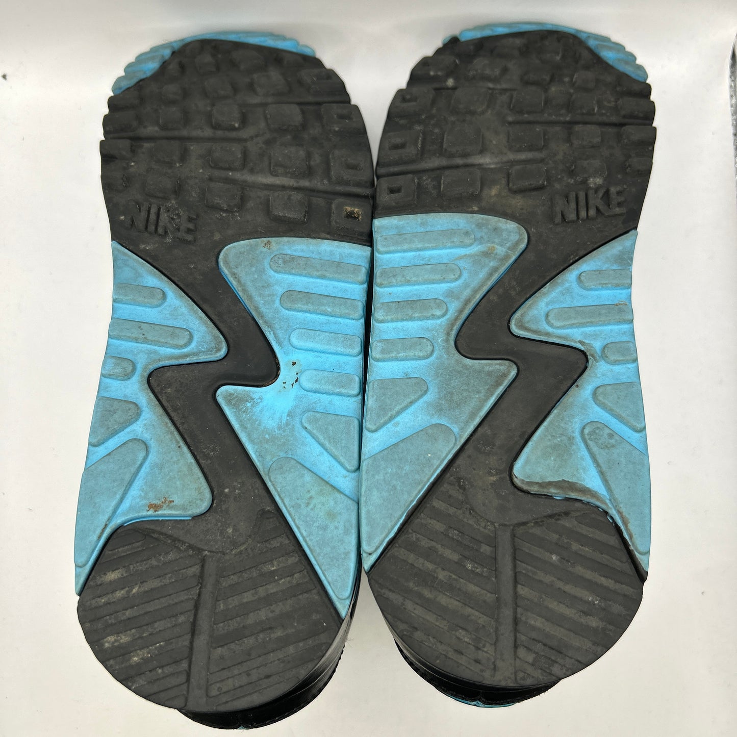 Nike Undefeated 90s (UK 9)