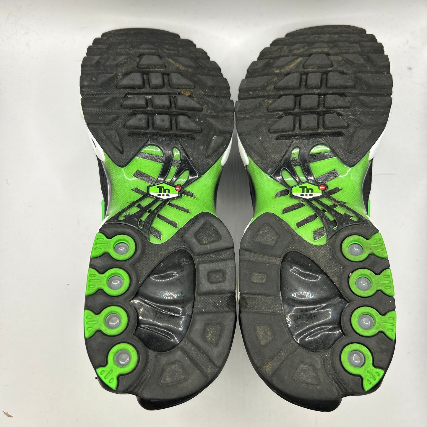 Nike Scream Green Tn (UK 7.5)