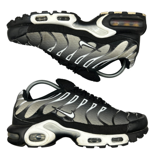 Nike Smoke Tn (UK 7)