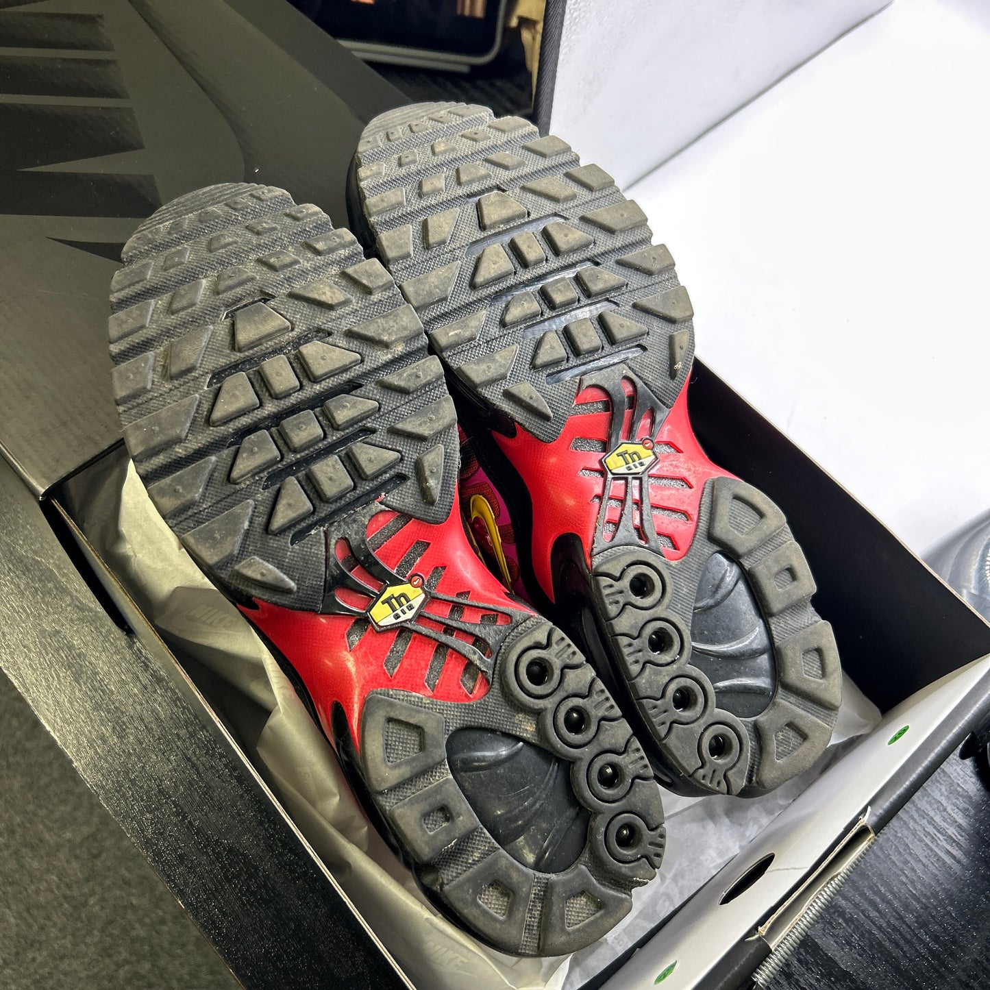 Nike Supreme Tn (UK 8)