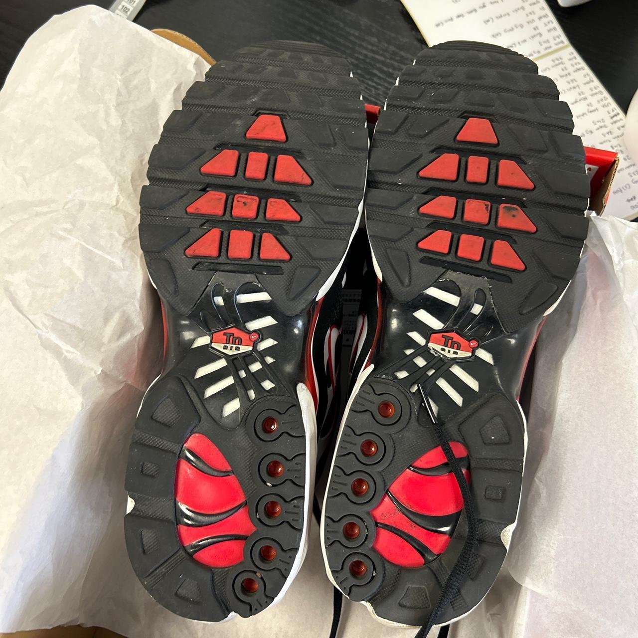 Nike University Red Tn (UK 9.5)