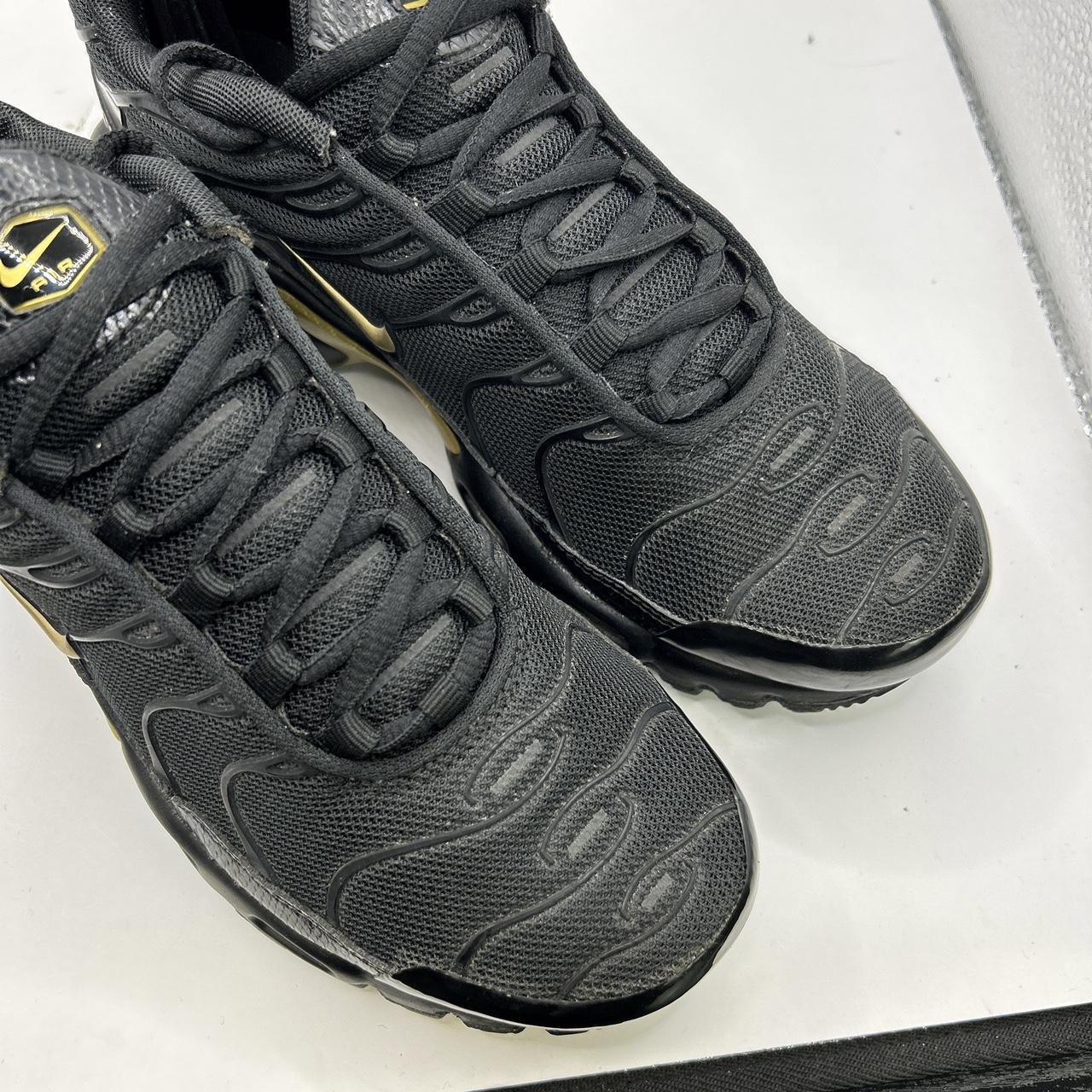 Nike Metallic Gold Tn (UK 6)
