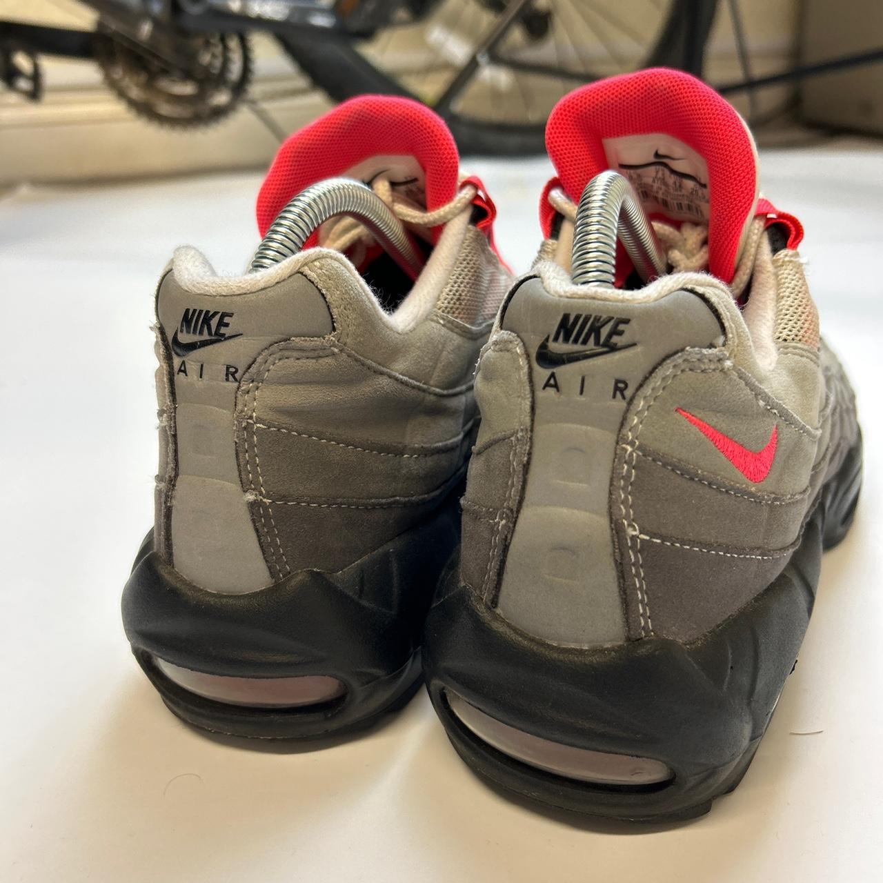 Nike Solar Red 95s (7.5)