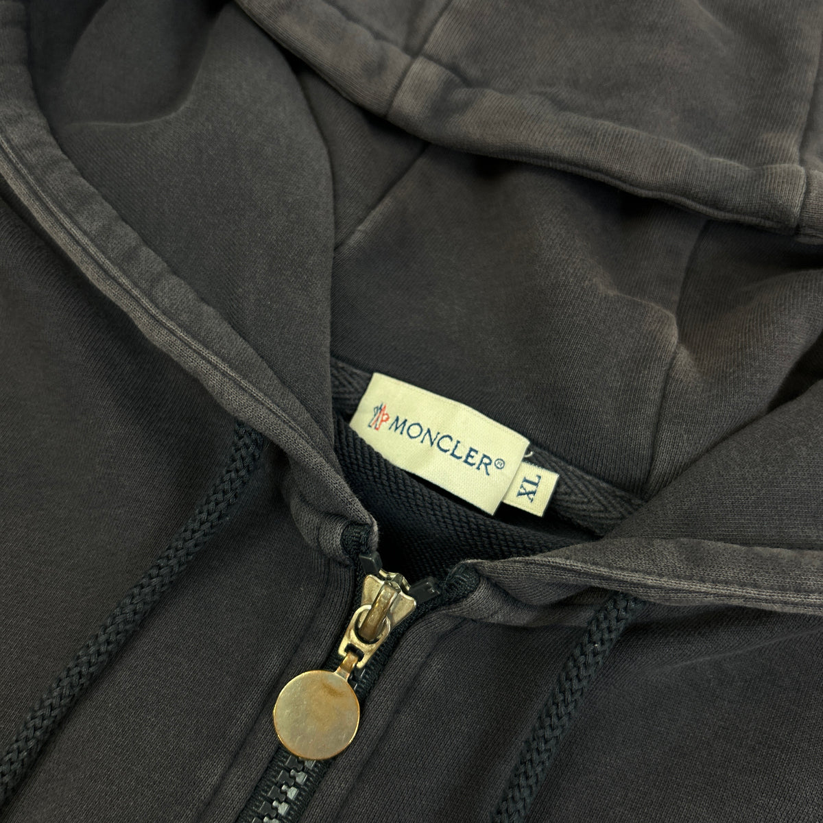 Moncler Hoodie (M)