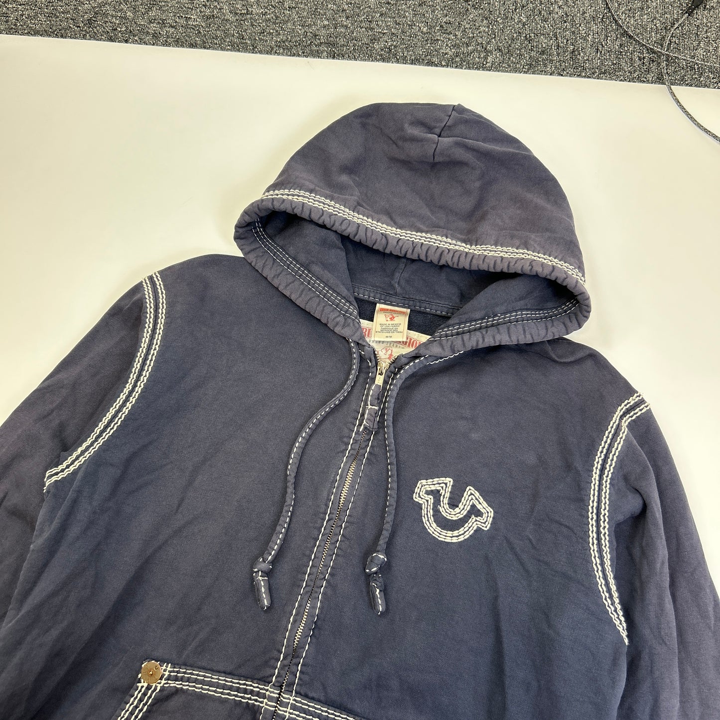 True Religion Hoodie (M)