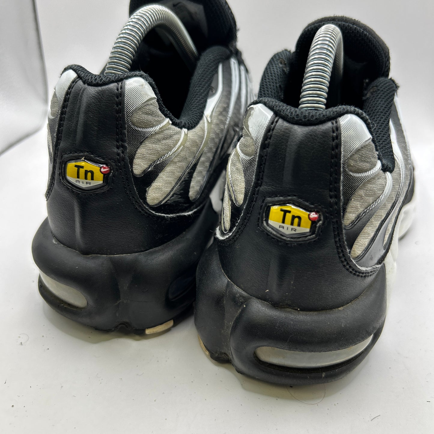 Nike Smoke Tn (UK 7)