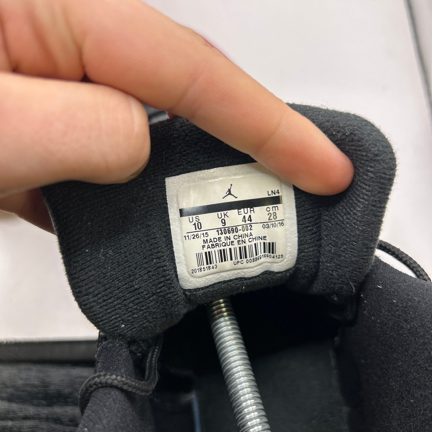 Air Jordan Flu Game 12 (UK 9)