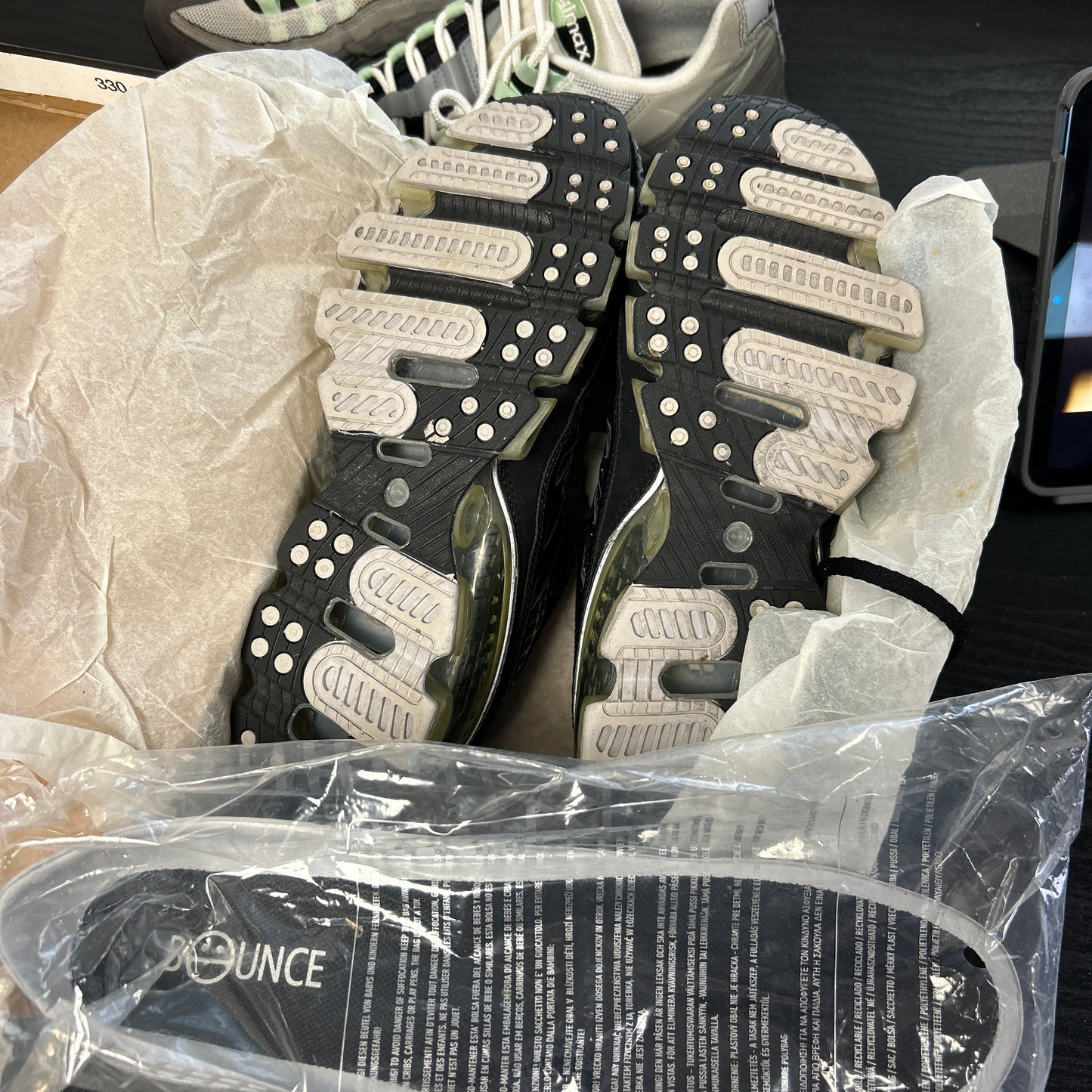 Adidas Bounce (UK 9.5)