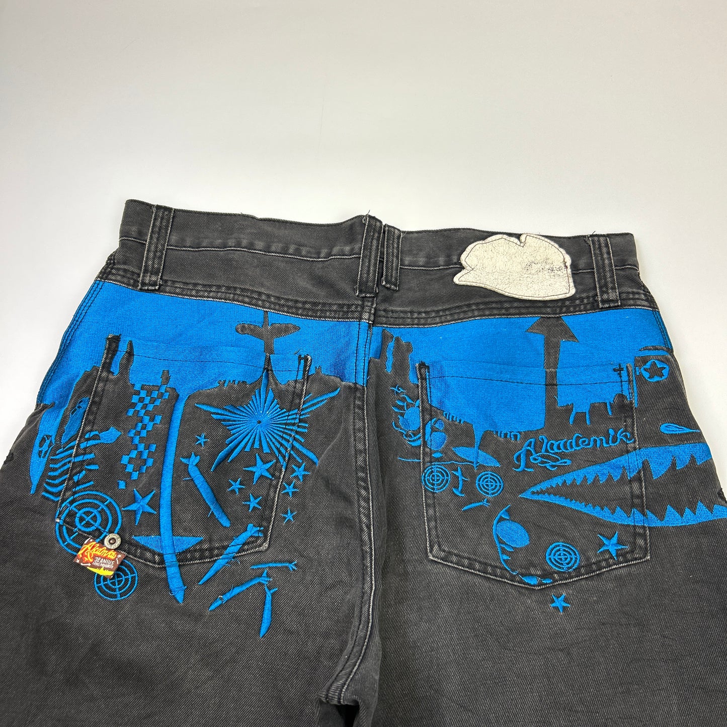 Akademiks Jorts (36)