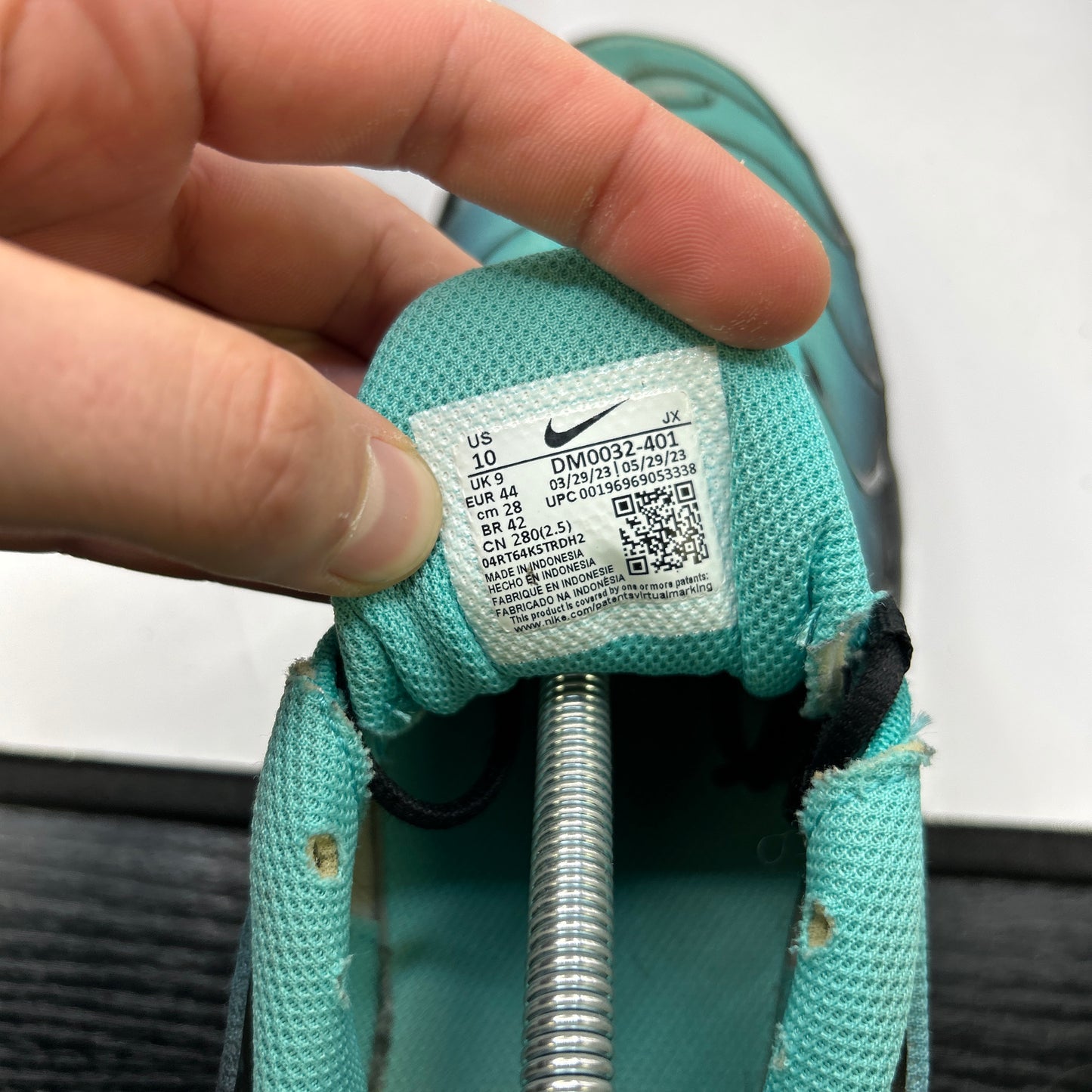 Nike Light Retro Tn (UK 9)