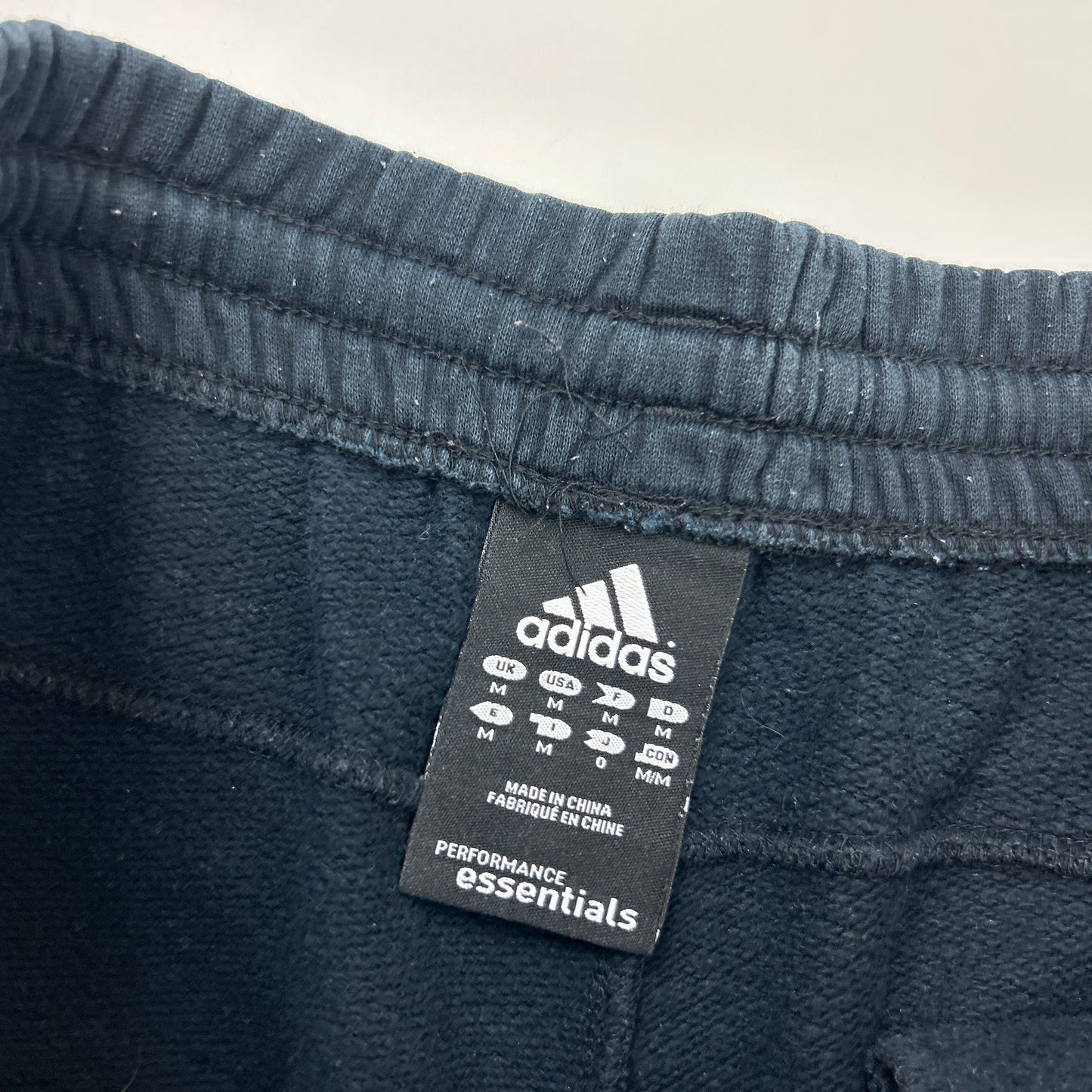 Adidas Essentials Joggers (M)