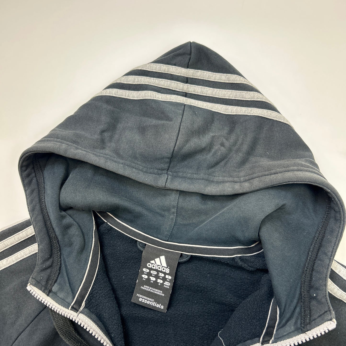 Adidas Essentials Hoodie (M)