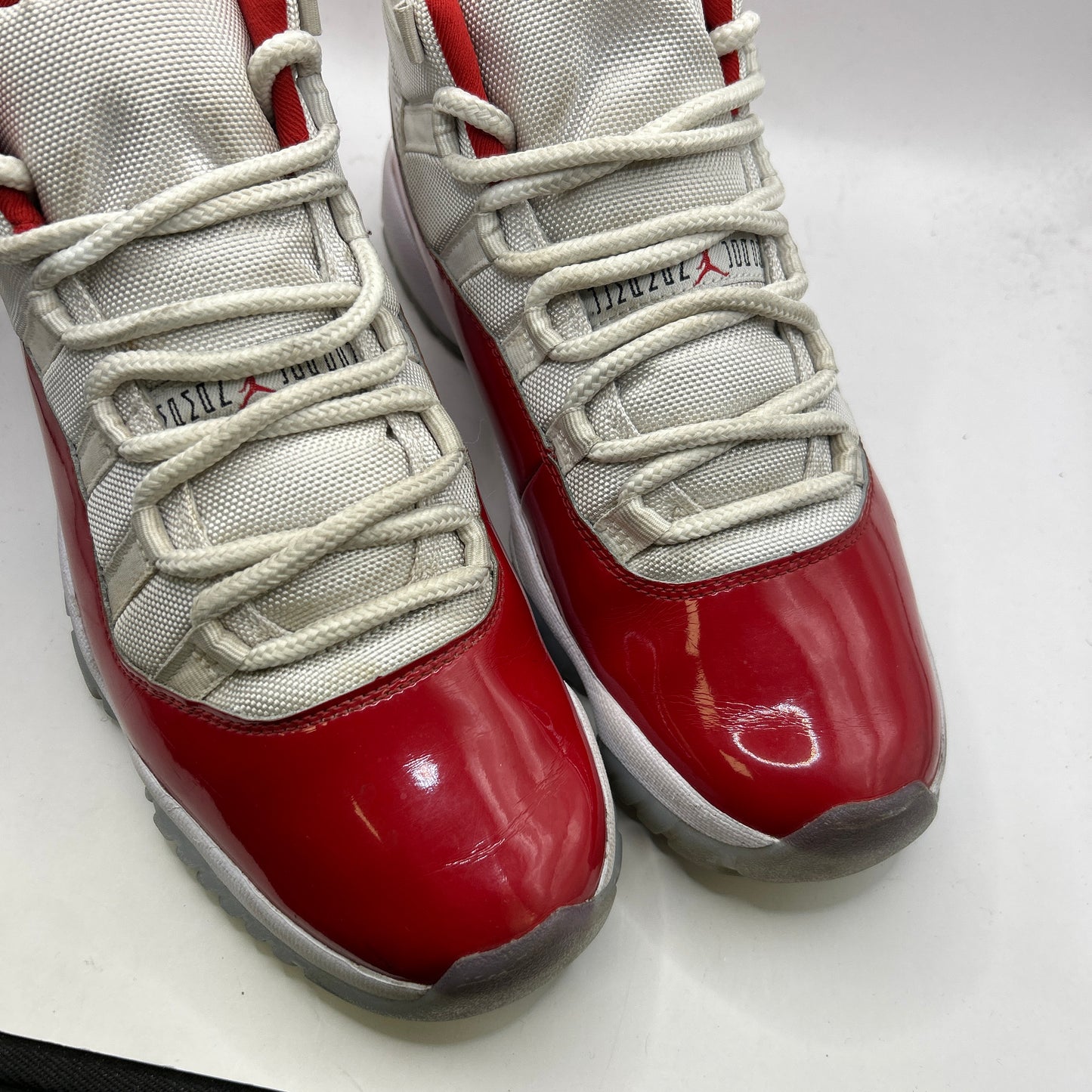 Air Jordan Cherry 11 (UK 8)