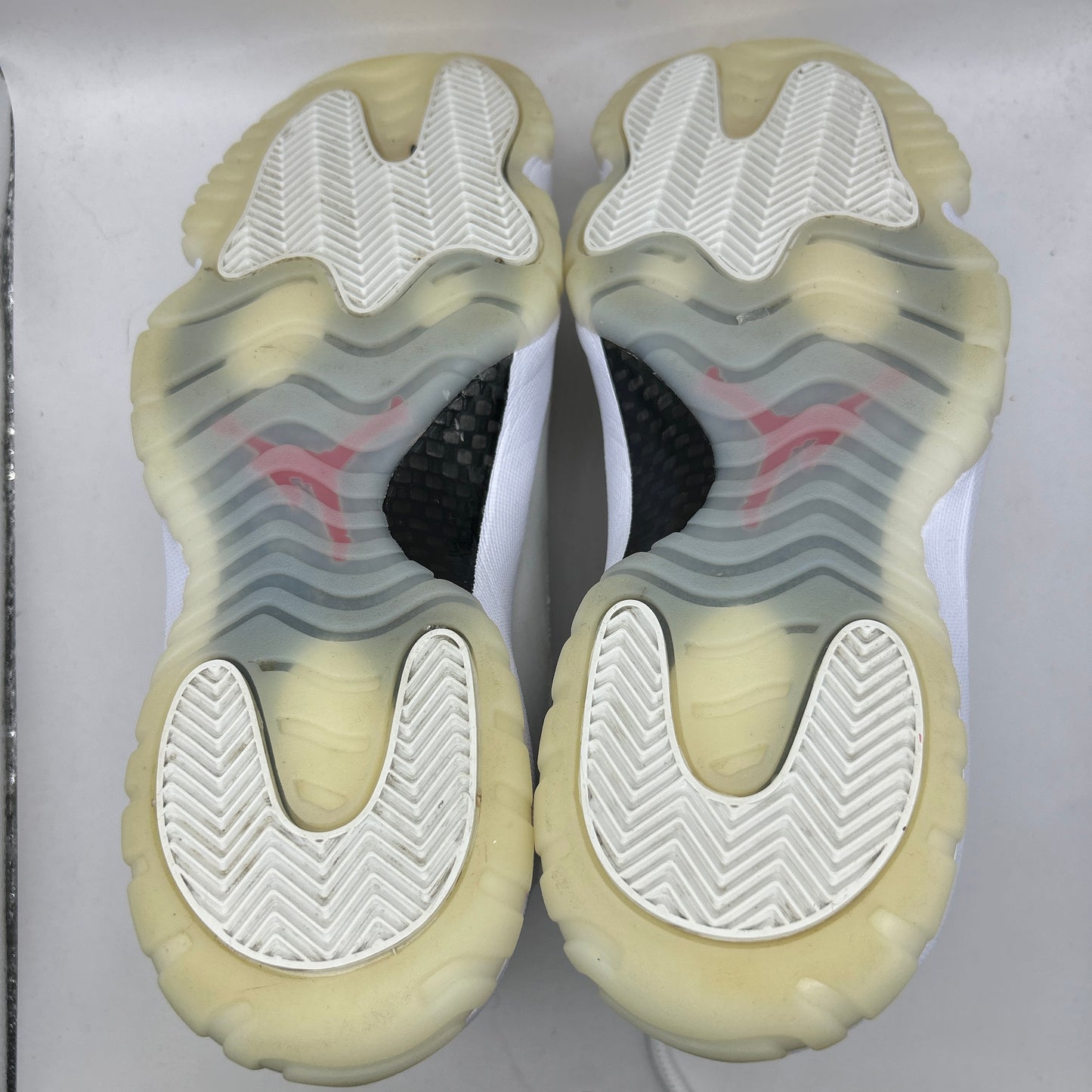 Air Jordan Platinum Tint 11 (UK 9)