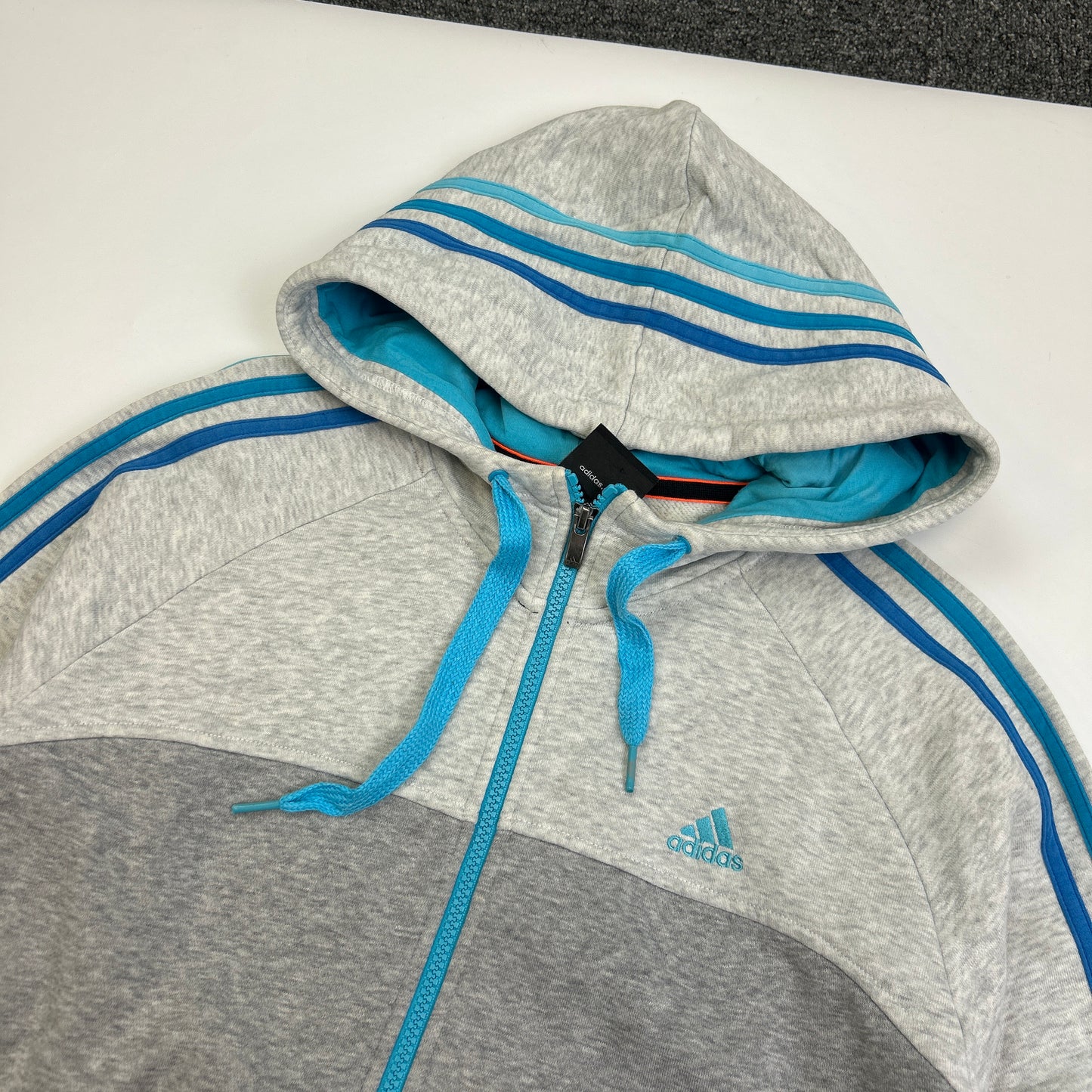 Adidas Essentials Hoodie (L)