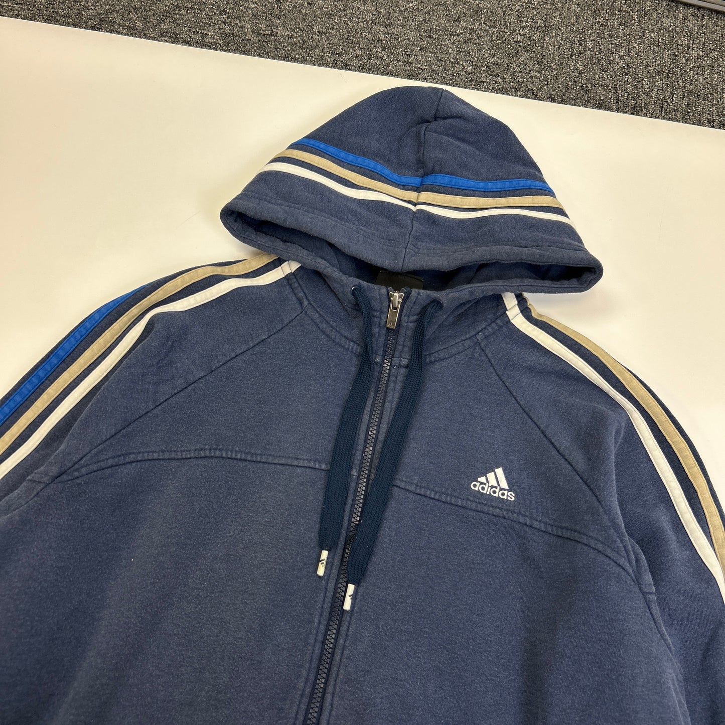 Adidas Essentials Hoodie (L)