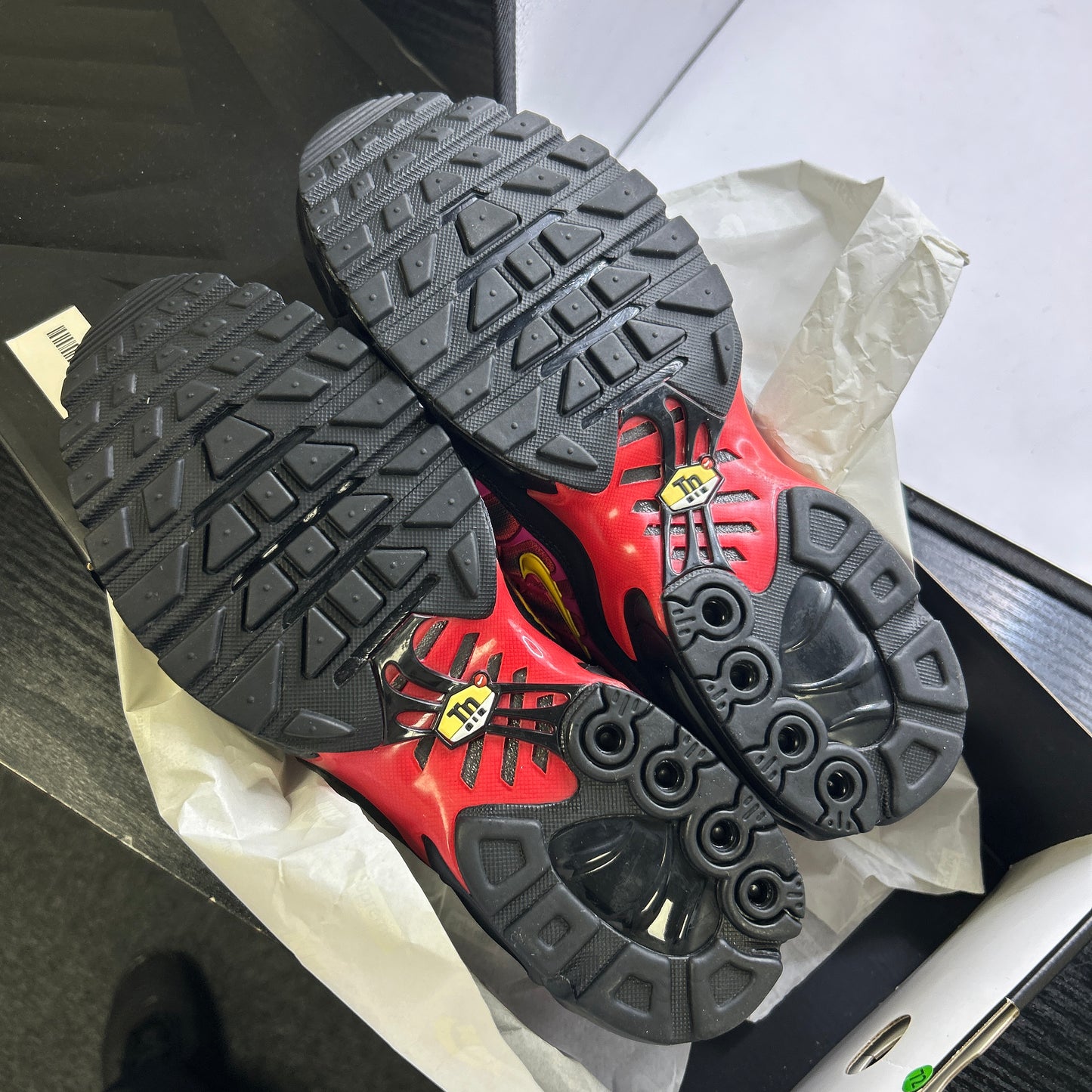 Nike Supreme Tn (UK 7)