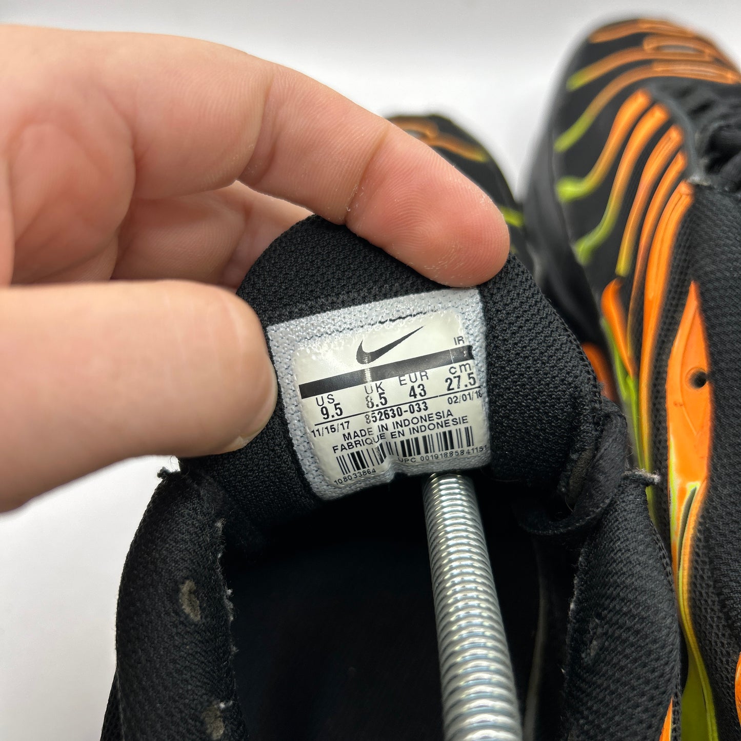 Nike Black Volt Total Orange Tn (UK 8.5)