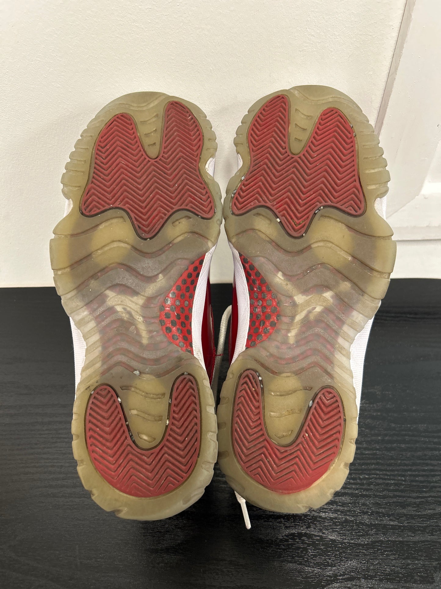 Air Jordan Cherry 11 (UK 8)