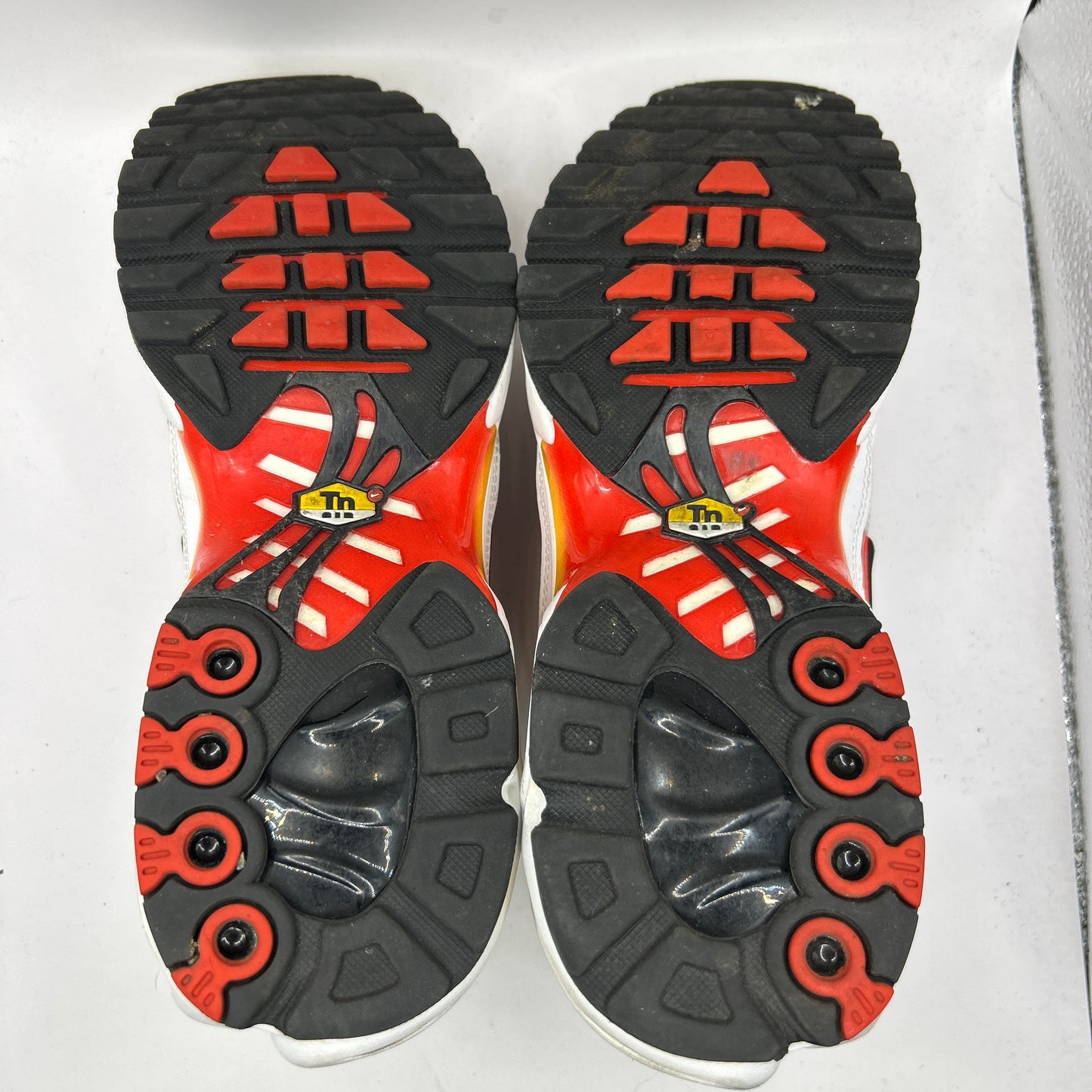 Nike Sunburn Tn (UK 8)