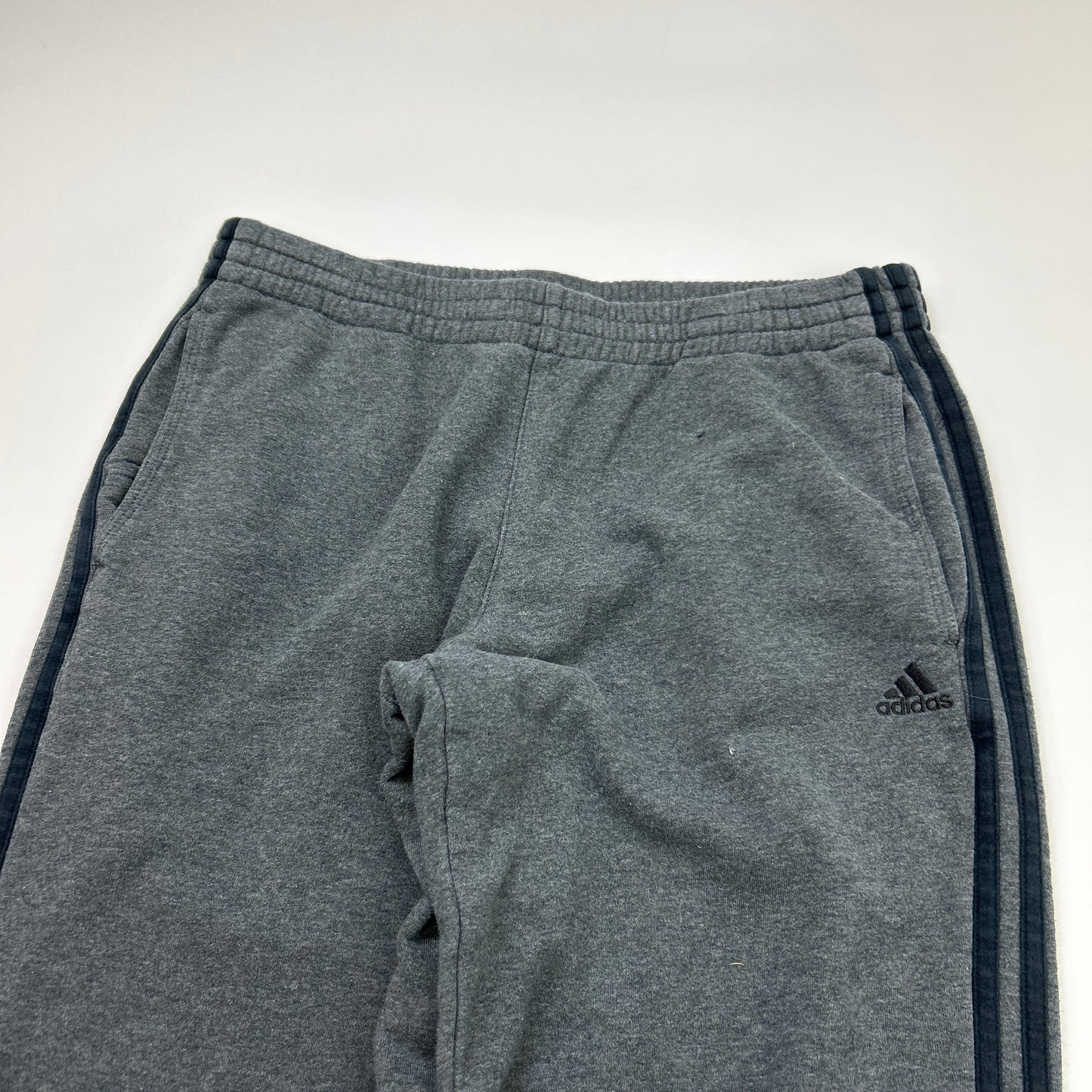 Adidas Essentials Joggers (M)