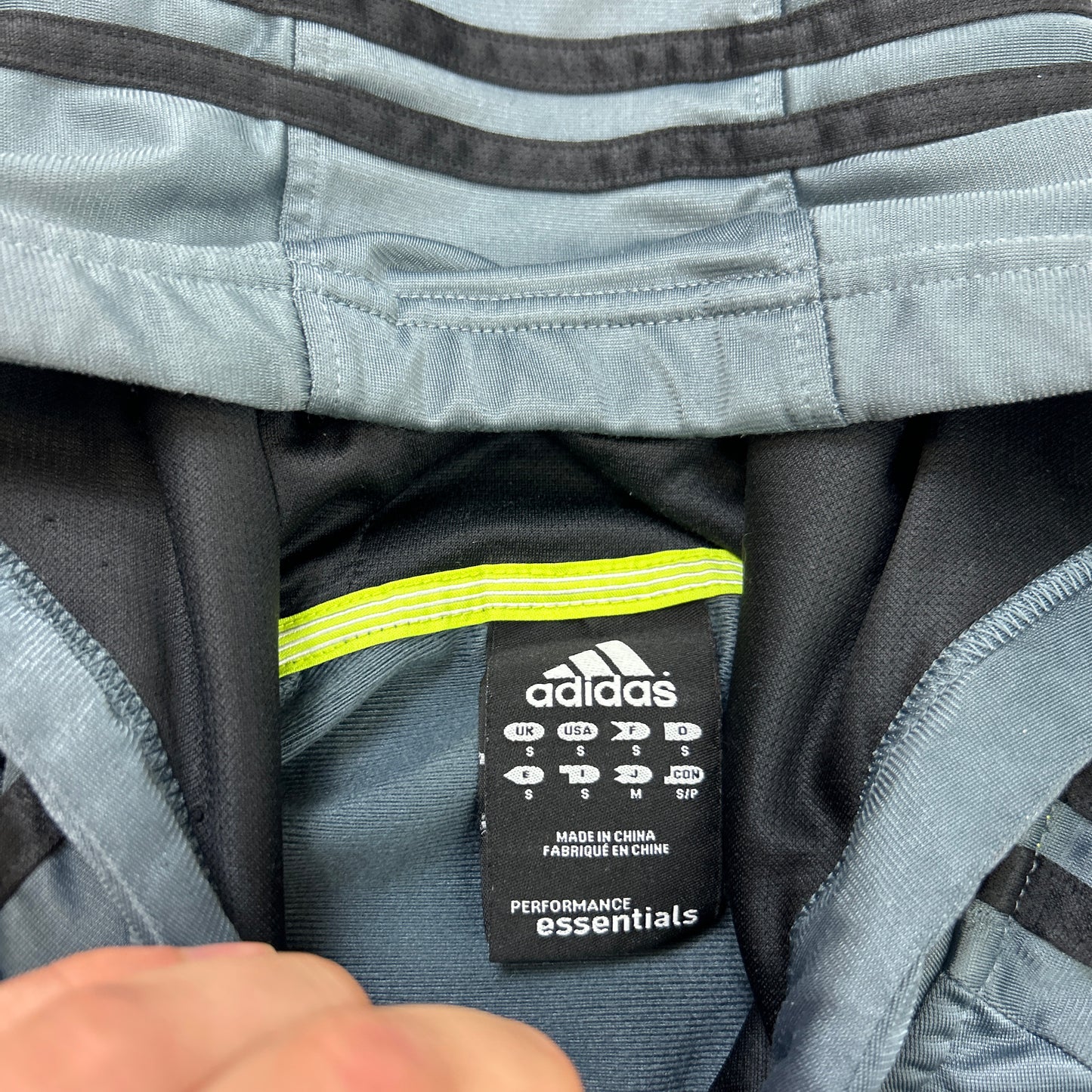 Adidas Essentials Hoodie (S)